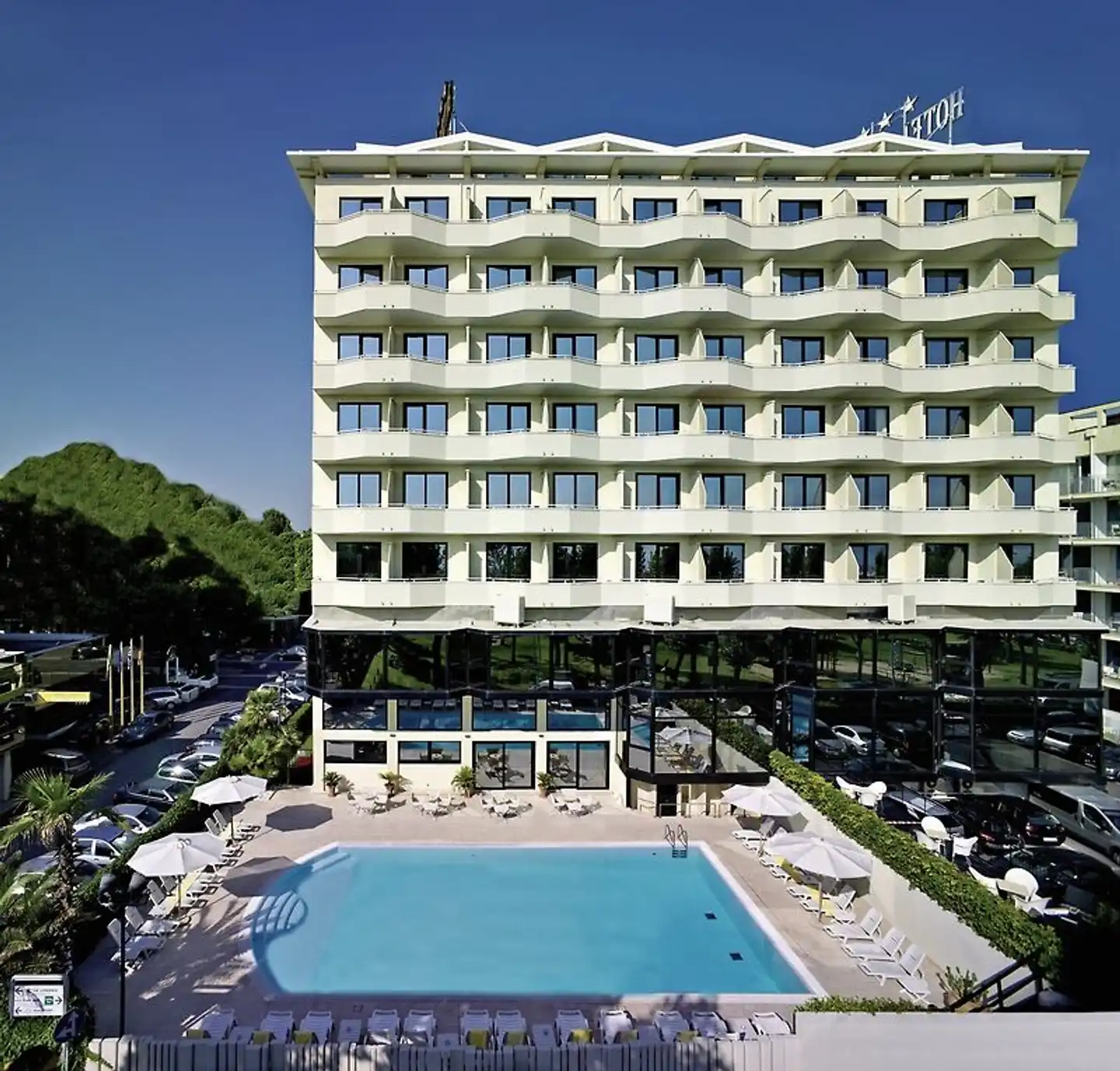 Sporting Superior Pool