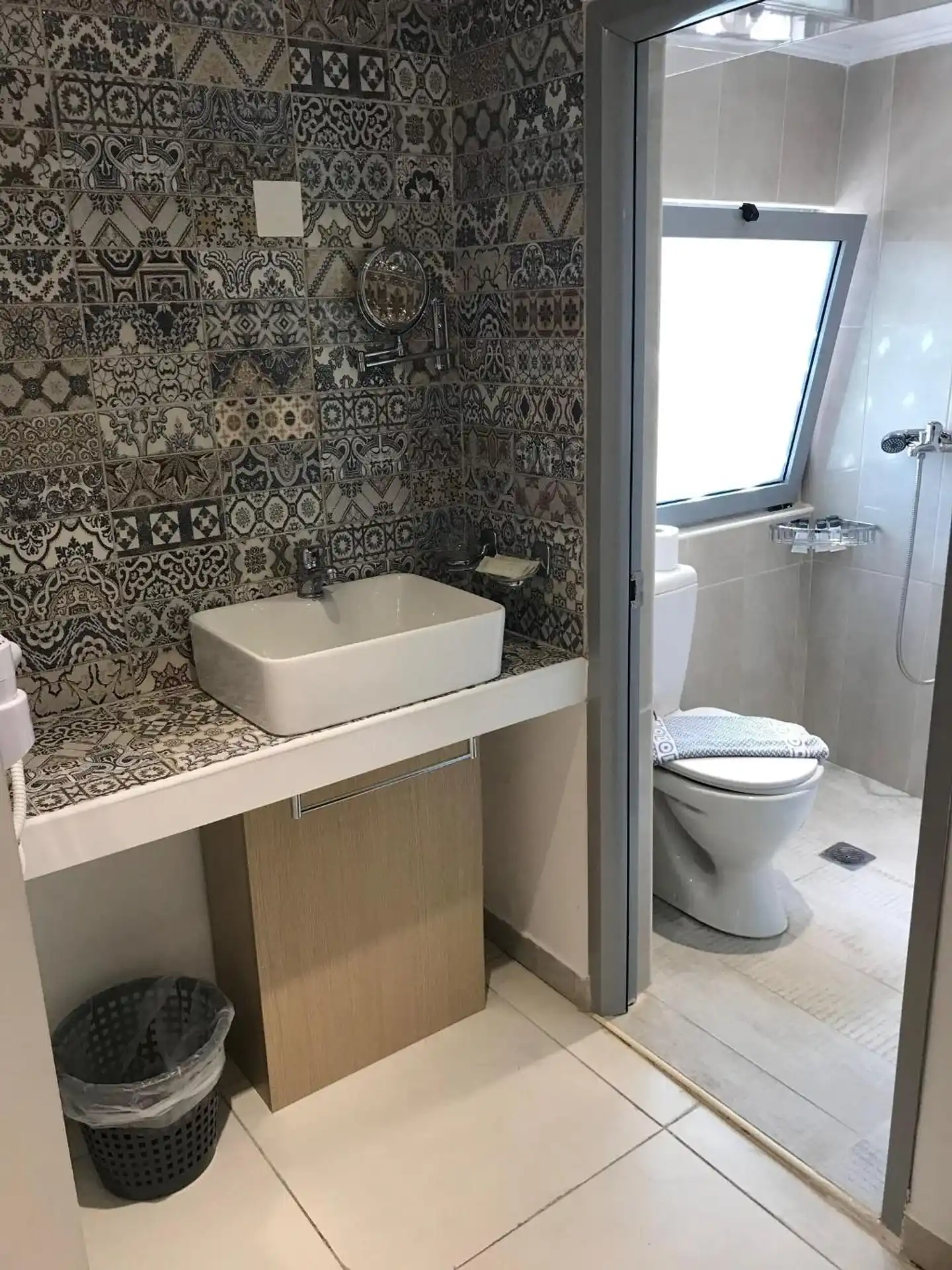 Elite Hotel Badezimmer