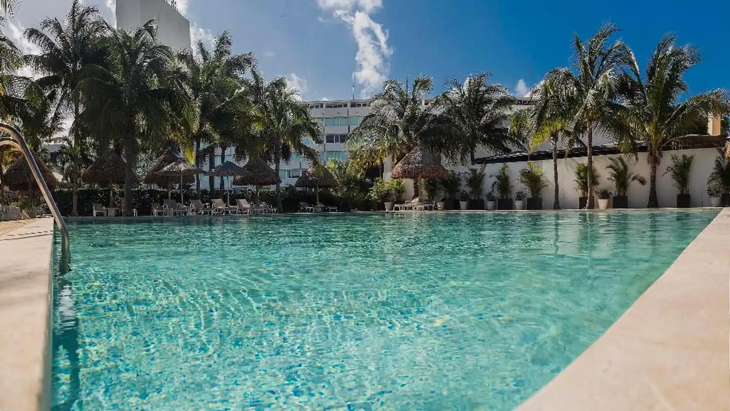 InterContinental Presidente Cancun Resort Pool