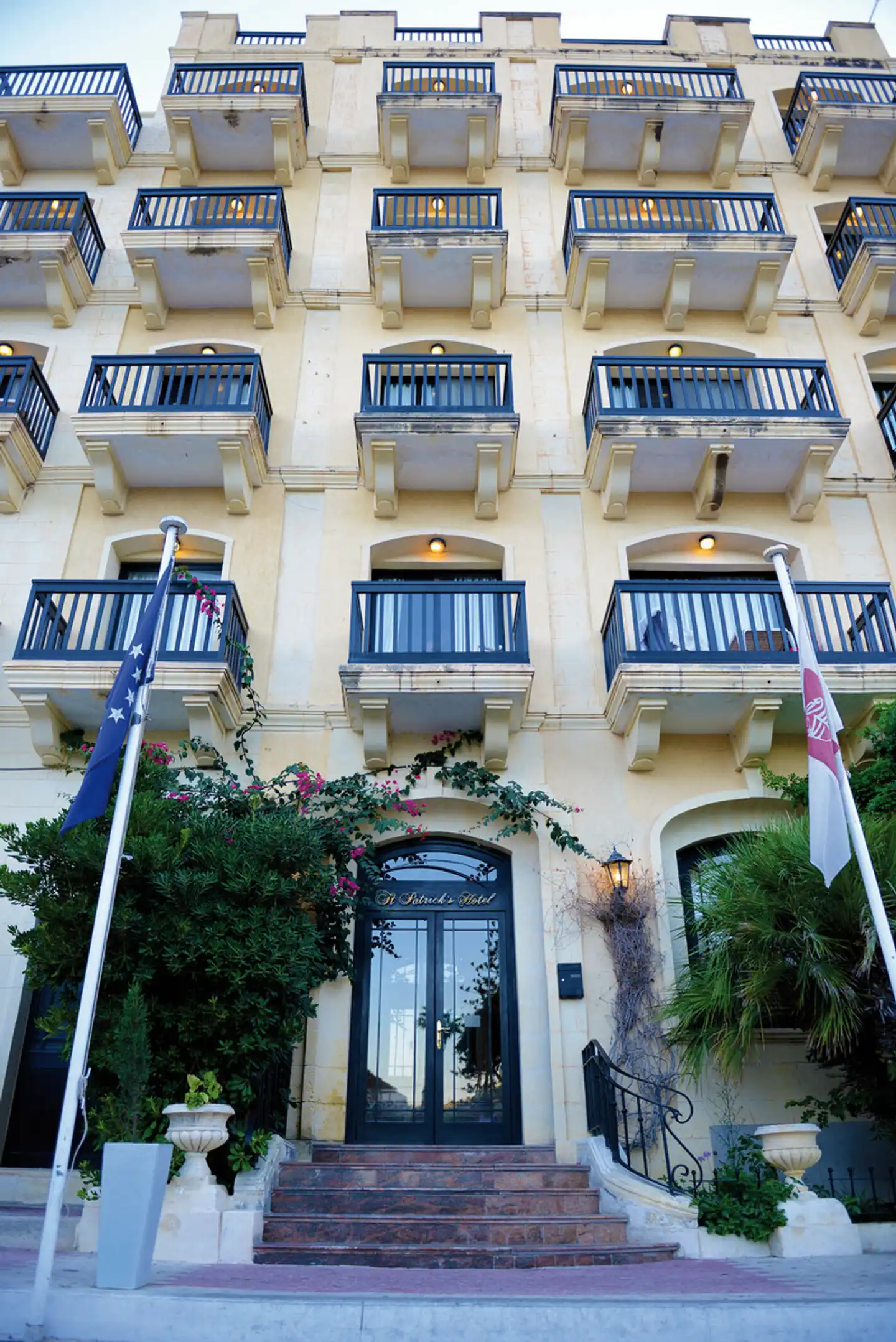 Saint Patrick's Hotel Aussenansicht