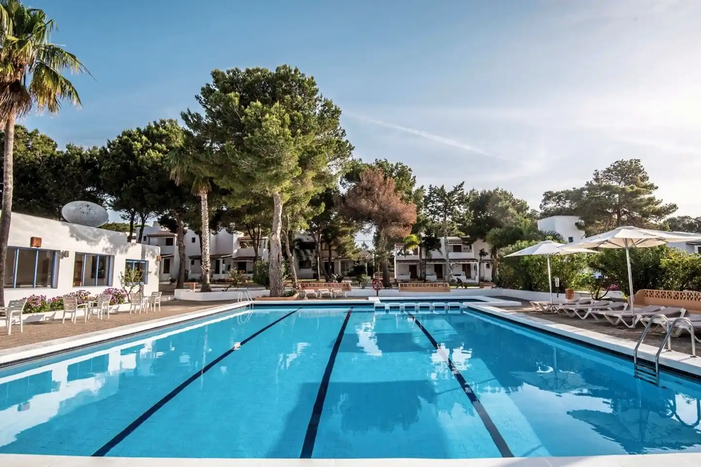 Es Pins Bungalows Pool