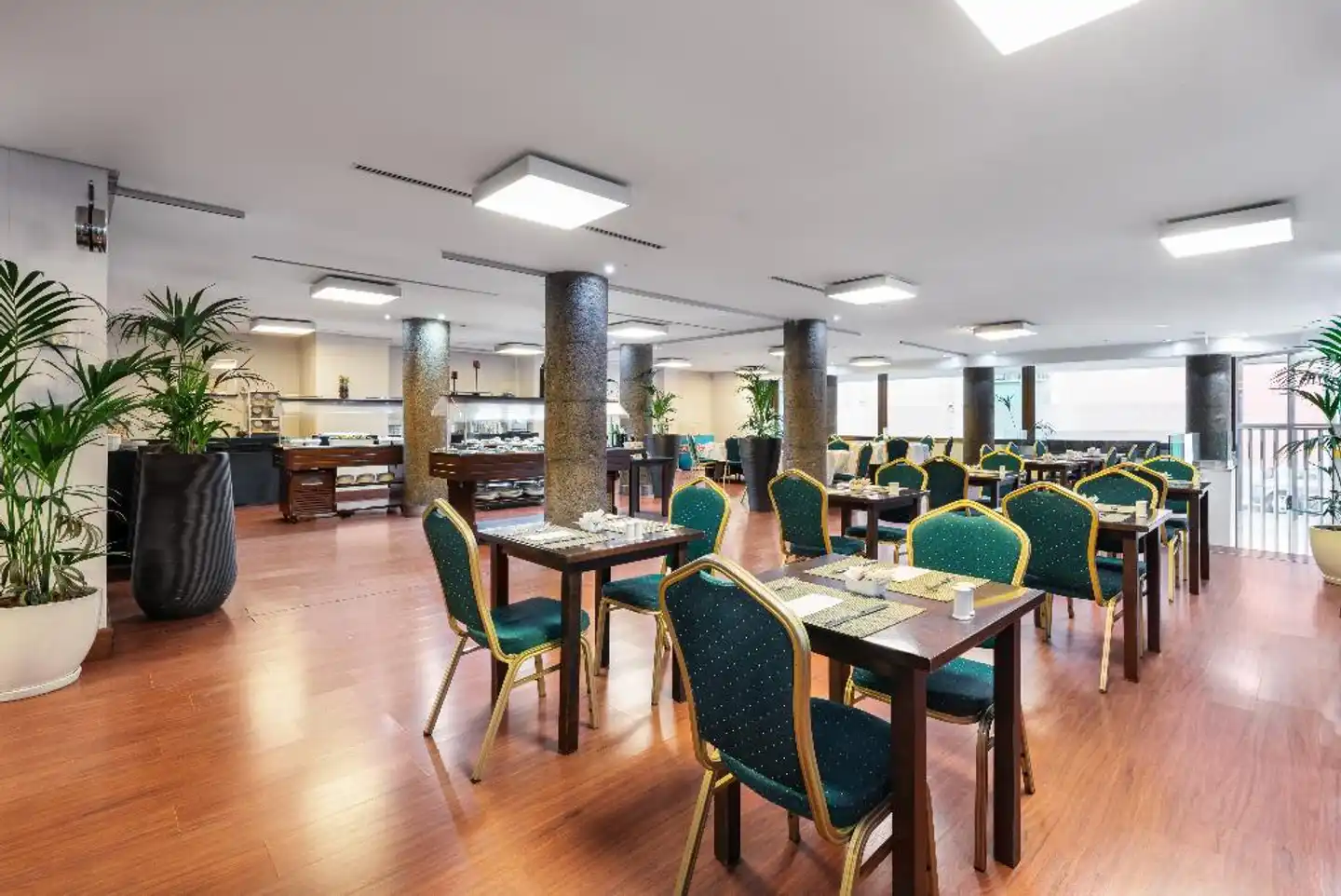 Exe Las Palmas Restaurant
