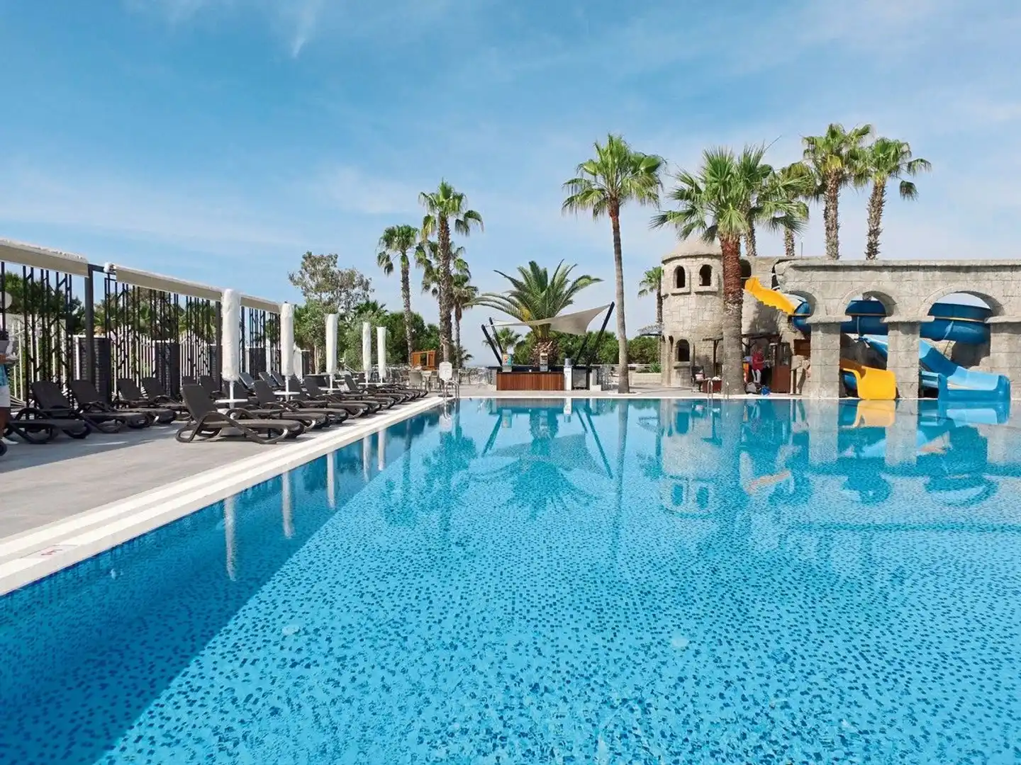Thalia Unique Pool
