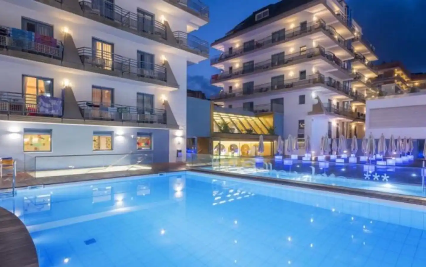 Hotel Alhambra Pool