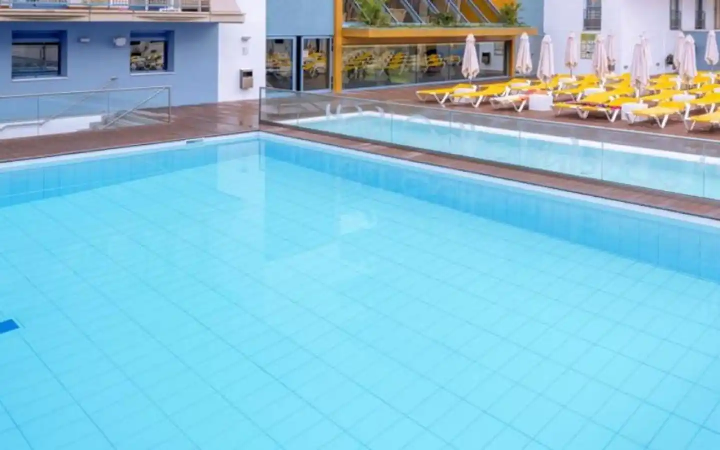 Hotel Alhambra Pool