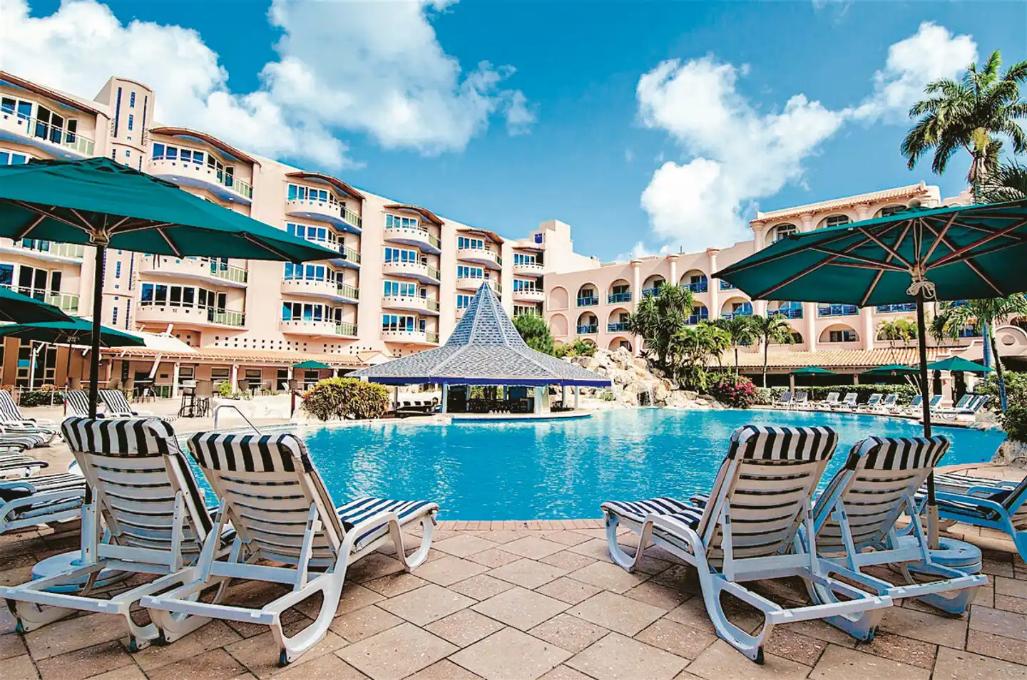 Accra Beach Hotel & Spa Pool