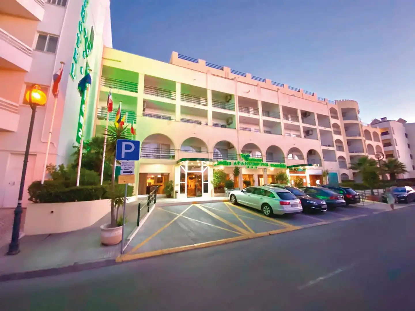Aparthotel Calema Avenida Jardim Aussenansicht