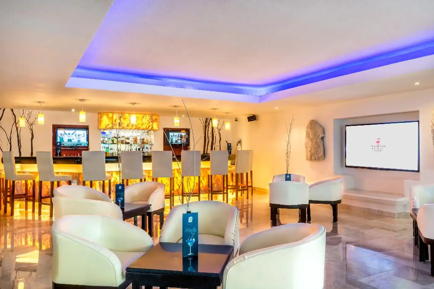 Flamingo Cancun Resort Bar