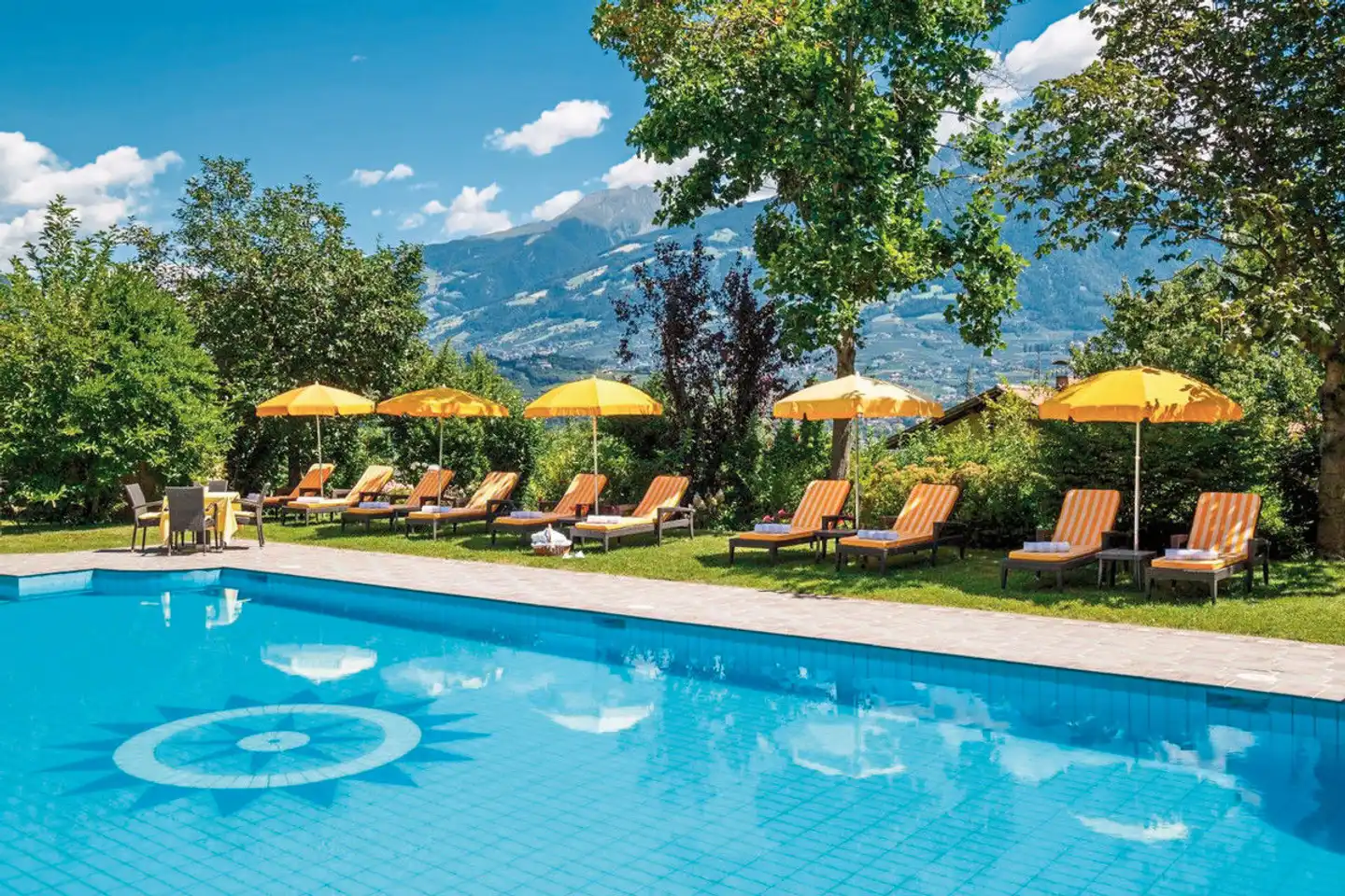 Kristall Pool