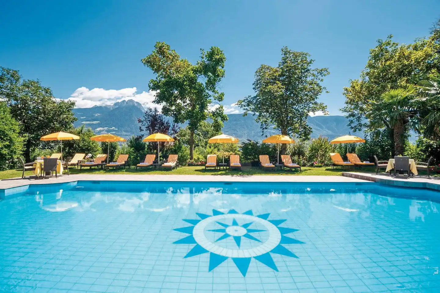 Kristall Pool