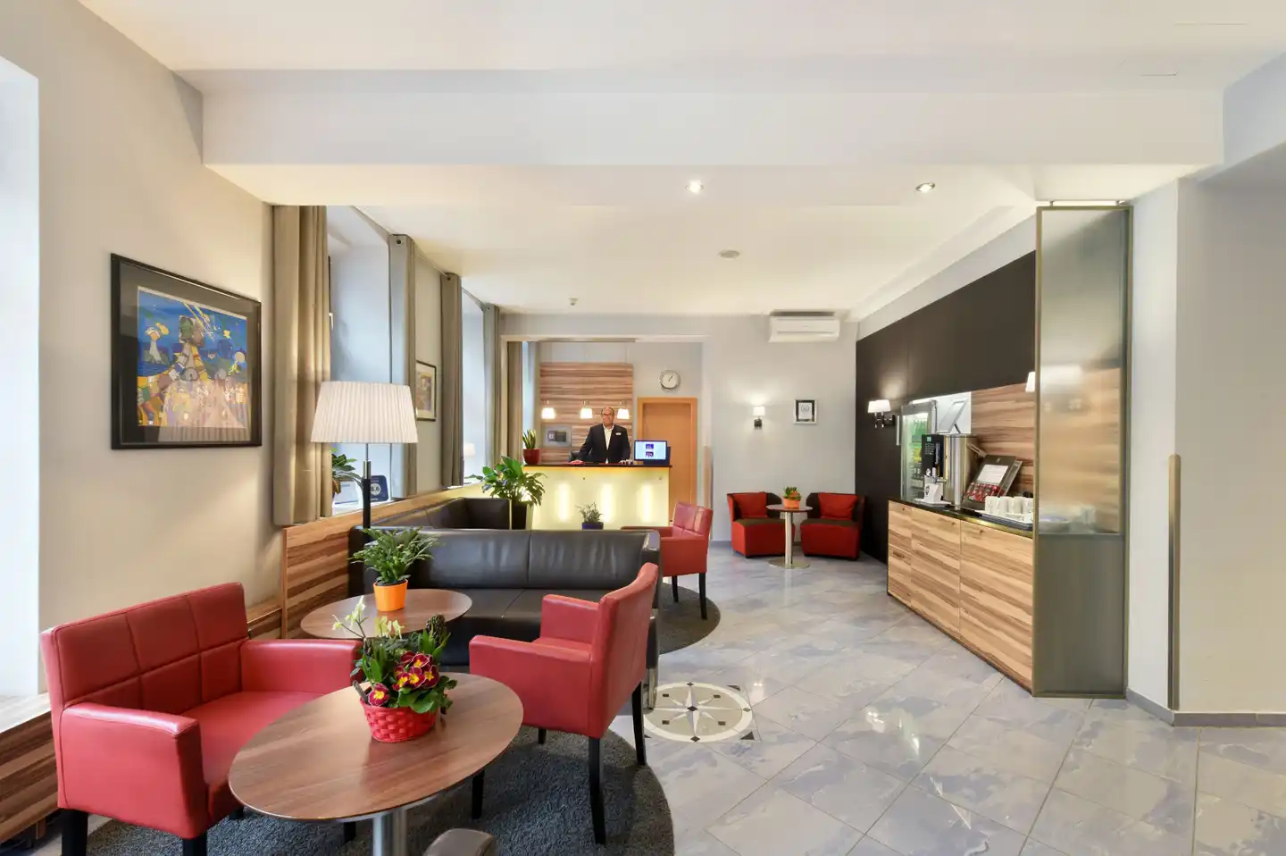 Hotel Lucia Lobby