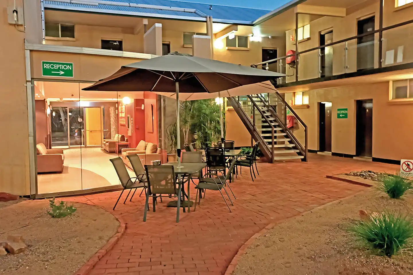 Stay at Alice Springs Terrasse