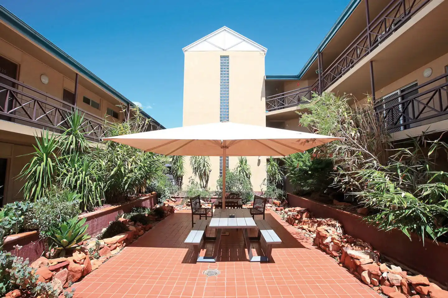 Stay at Alice Springs Terrasse