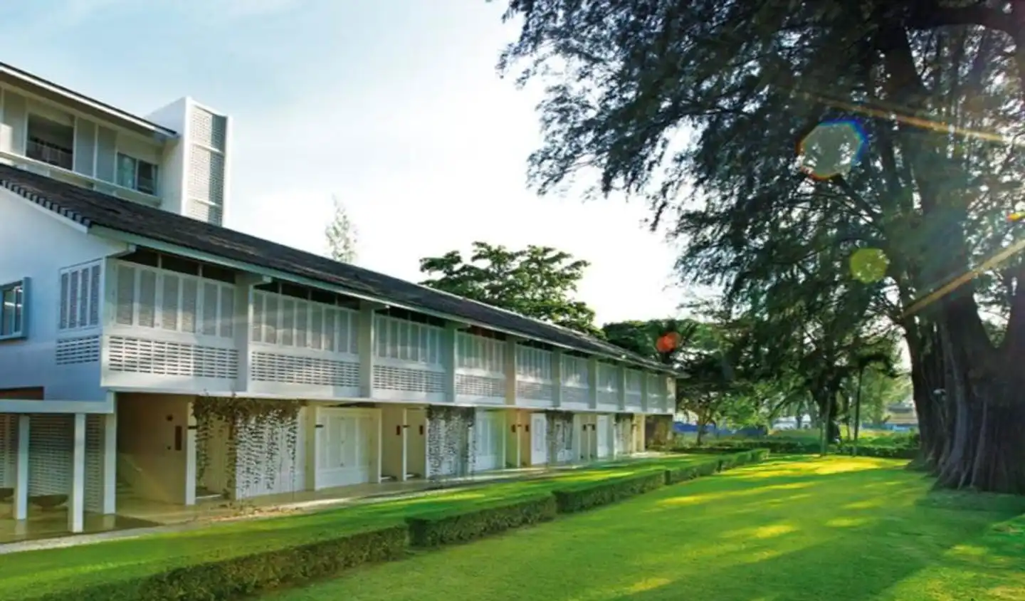Lone Pine Hotel Aussenansicht