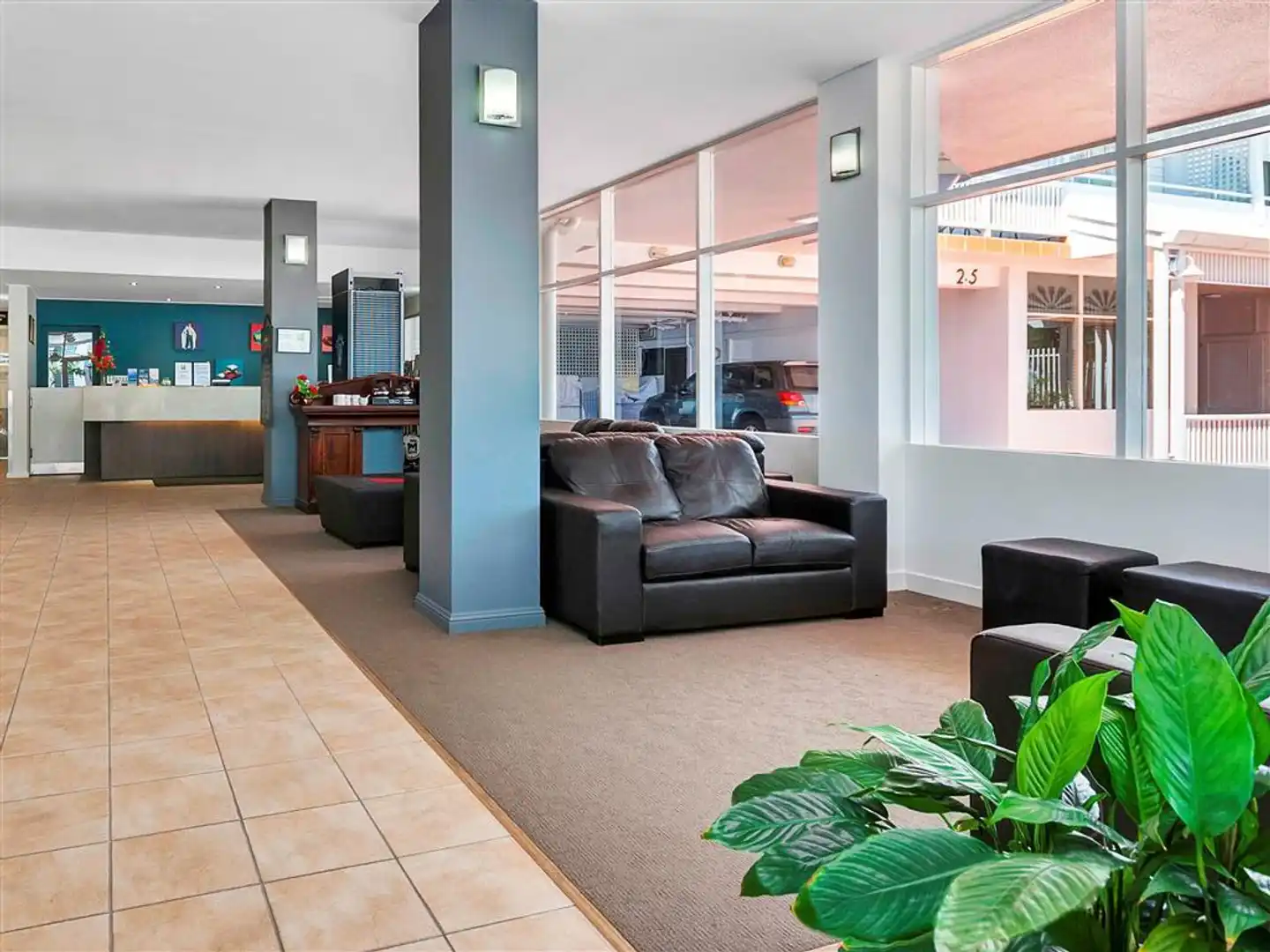 Mercure Cairns Lobby