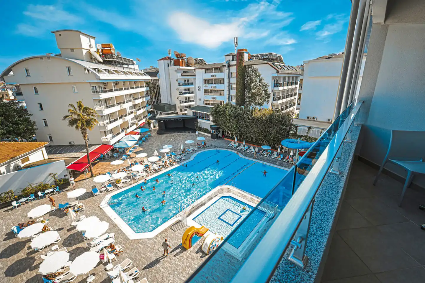 Avena Resort & Spa Hotel Pool