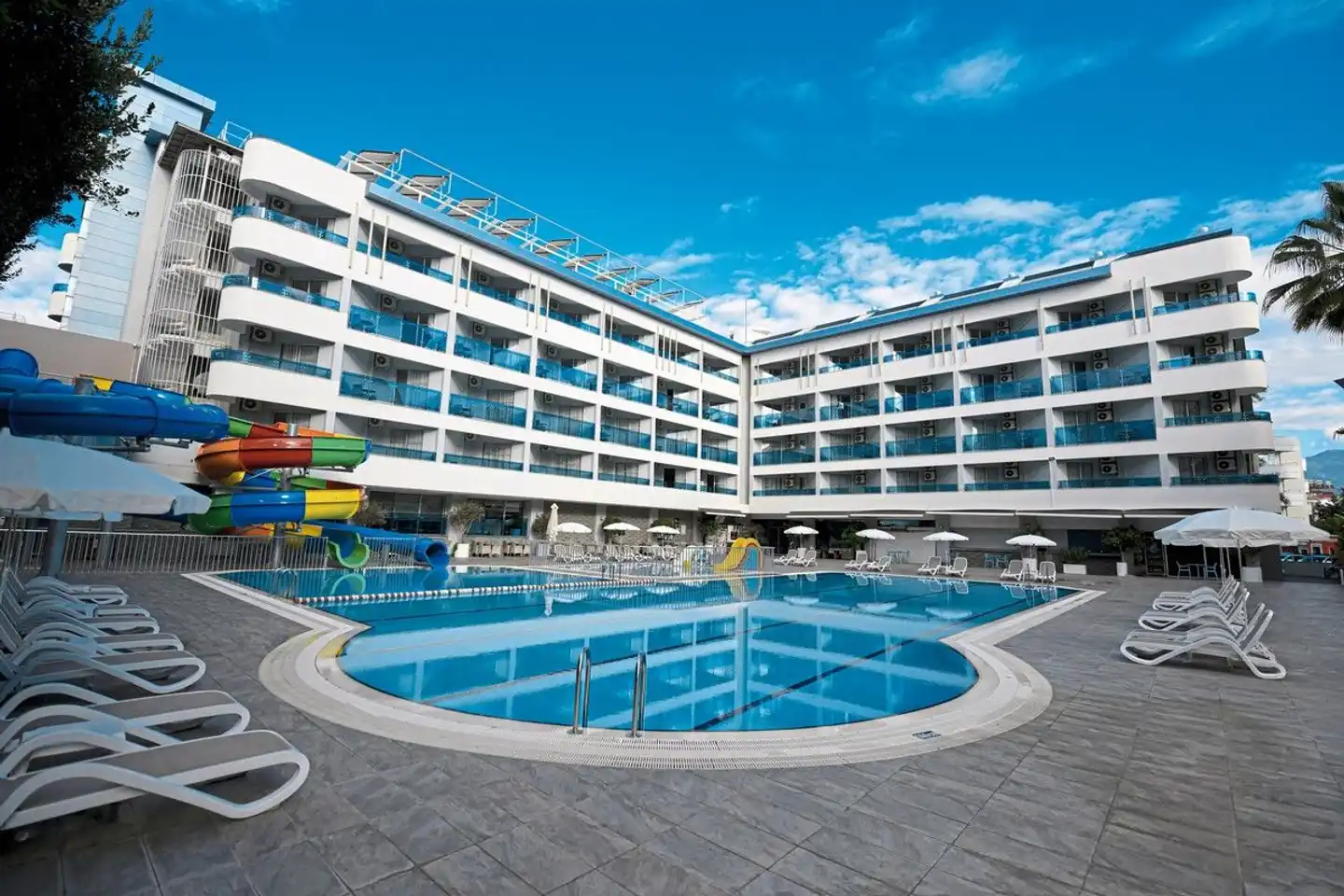 Avena Resort & Spa Hotel Pool