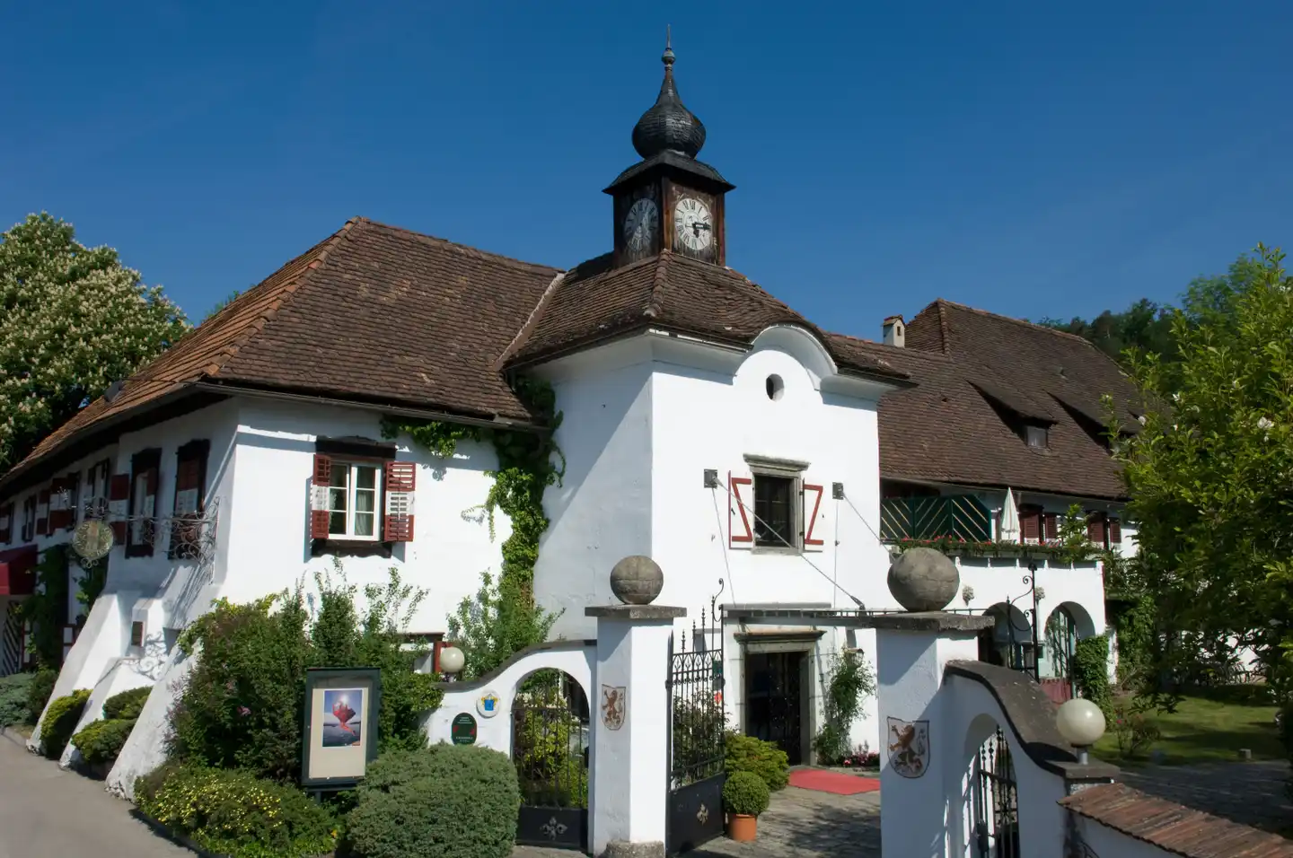 Schloß Leonstain Aussenansicht