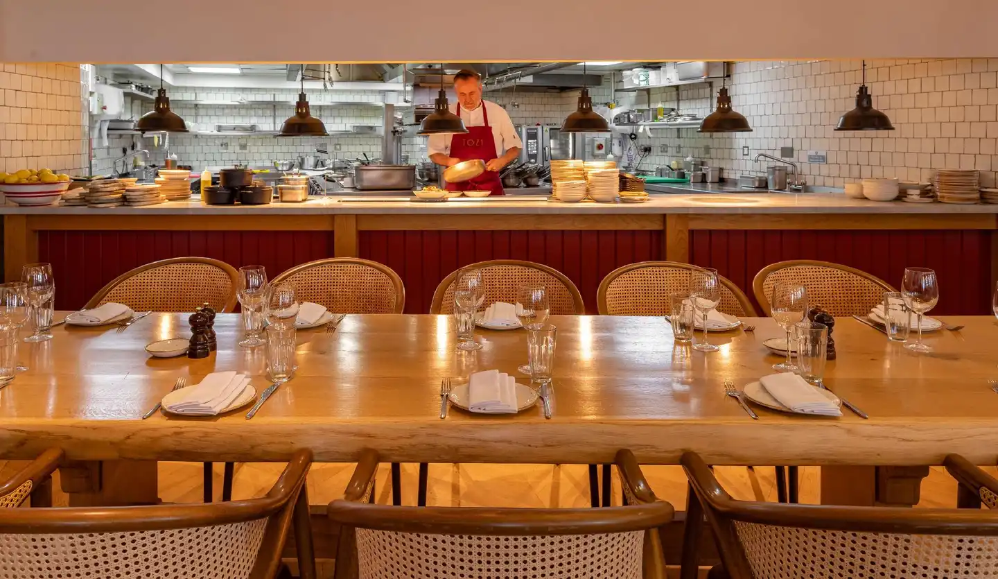 Park Plaza Victoria London Bar