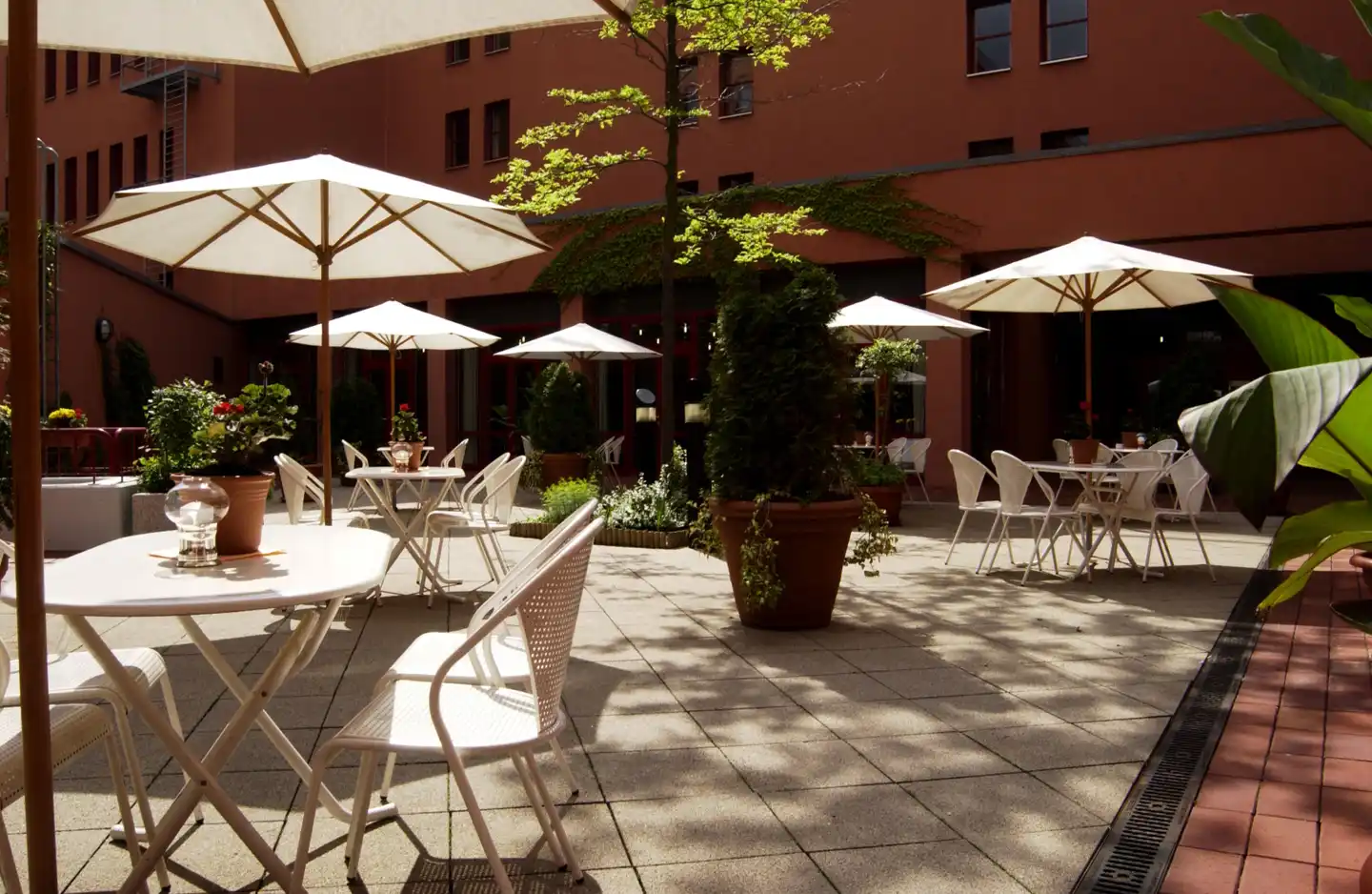 TRYP by Wyndham Halle Terrasse
