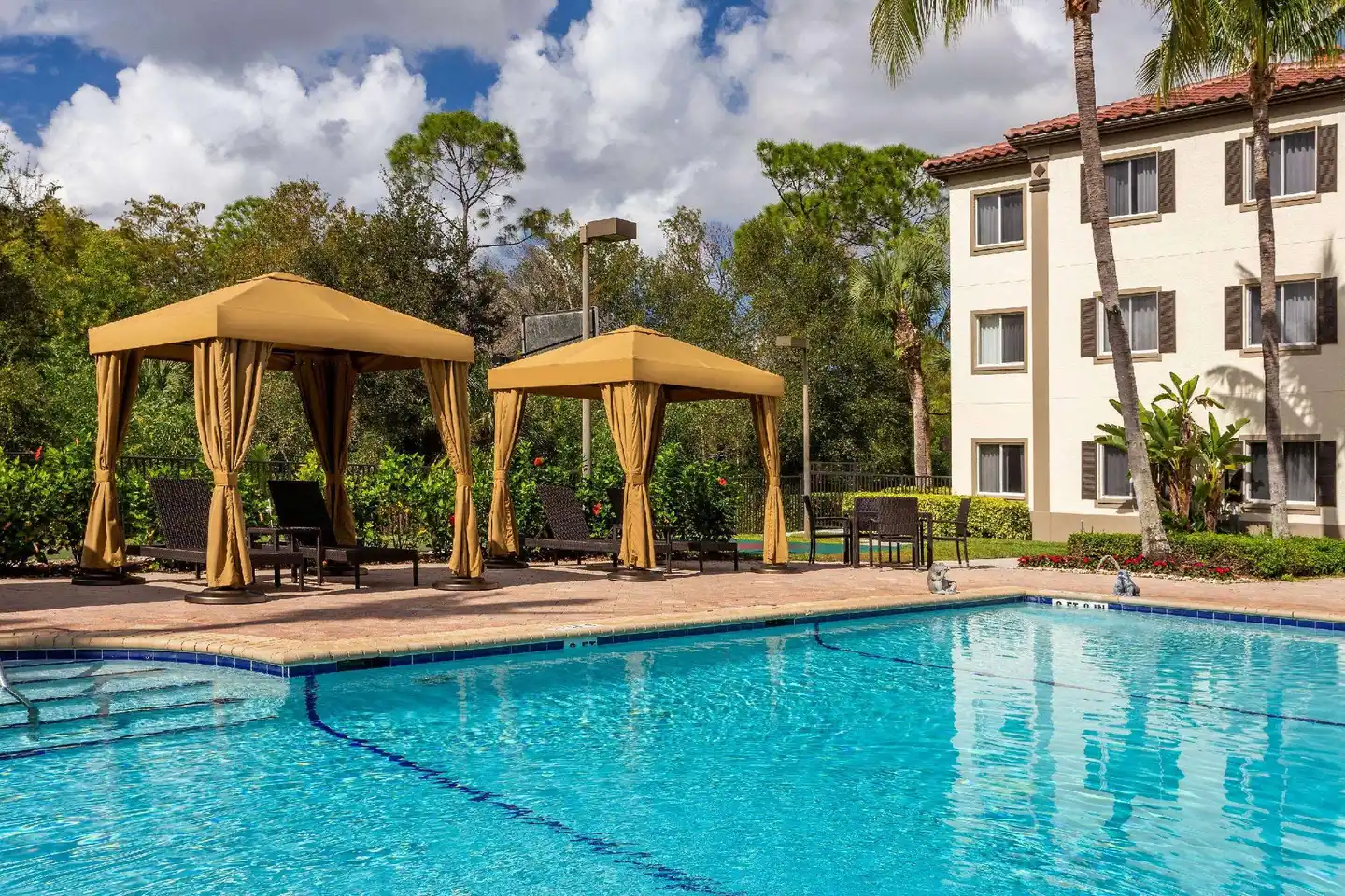 Hawthorn Suites by Wyndham Naples Pool