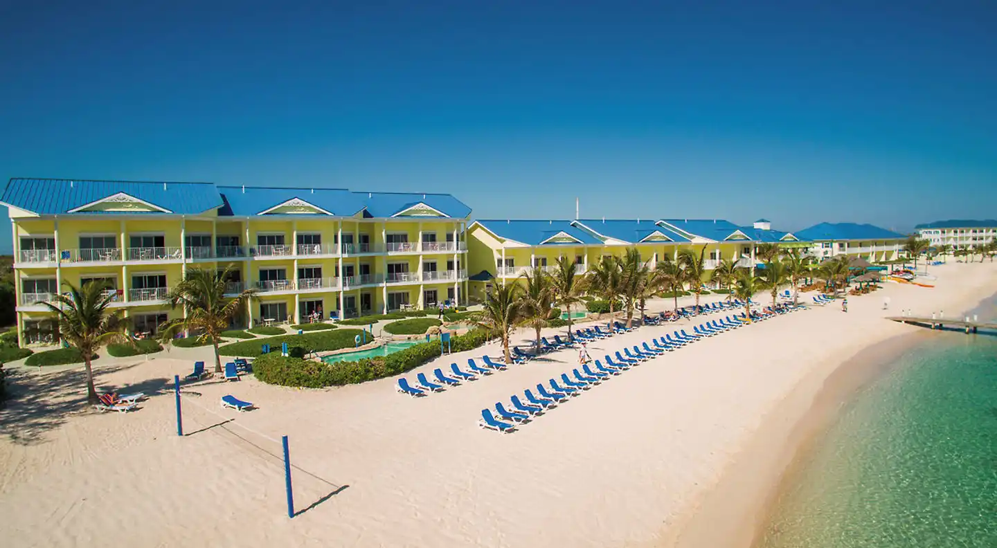 Wyndham Reef Resort Grand Cayman Pool