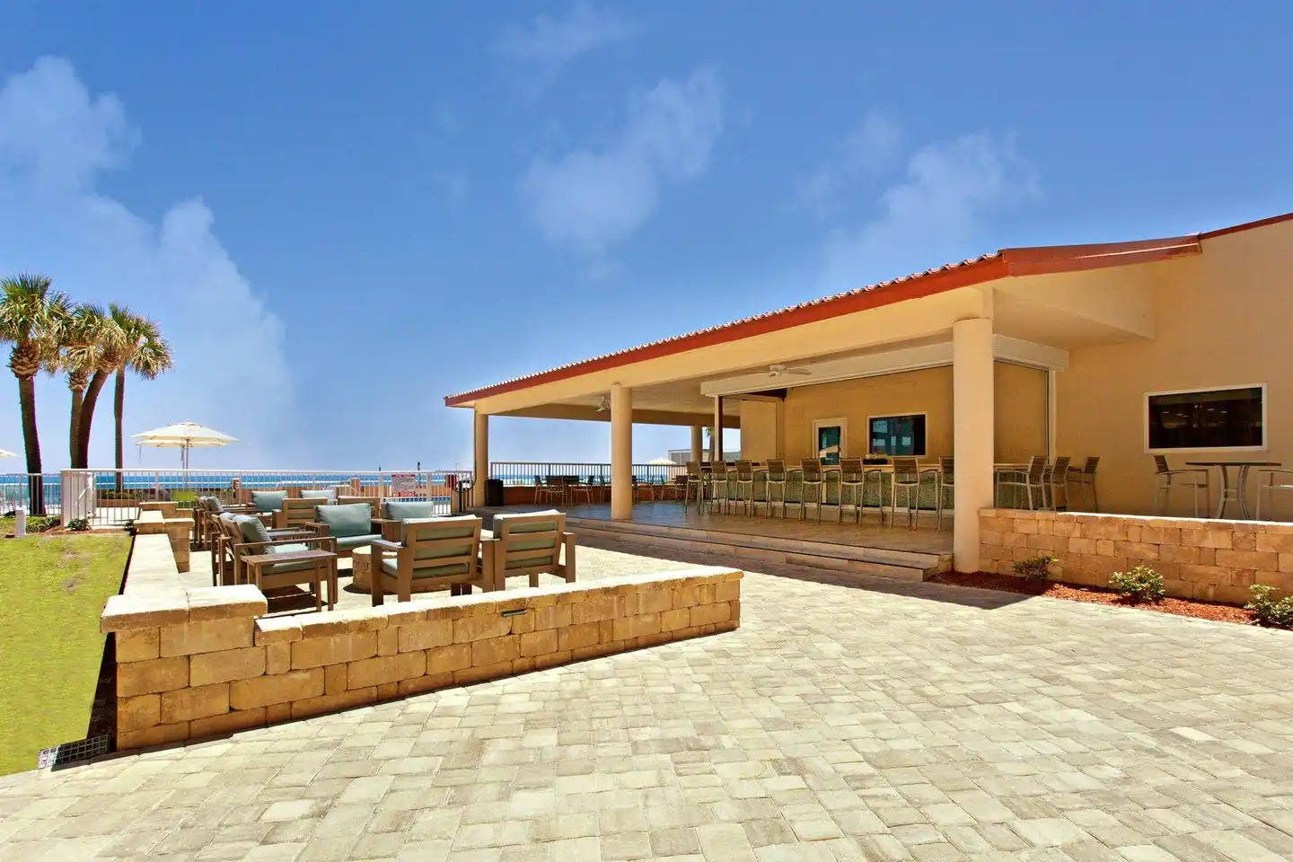Holiday Inn & Suites Daytona Beach on the Ocean Aussenansicht