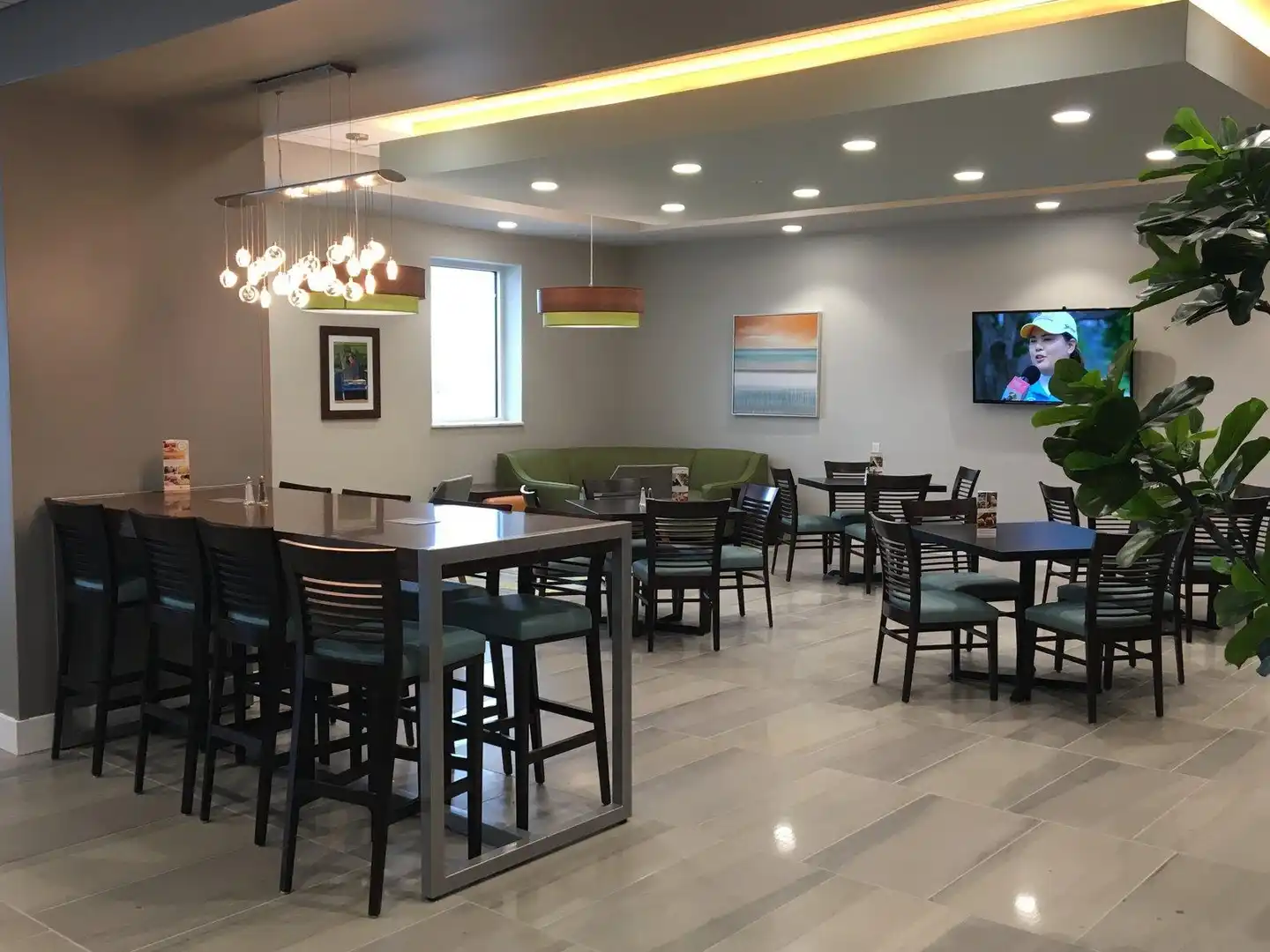Holiday Inn & Suites Daytona Beach on the Ocean Bar