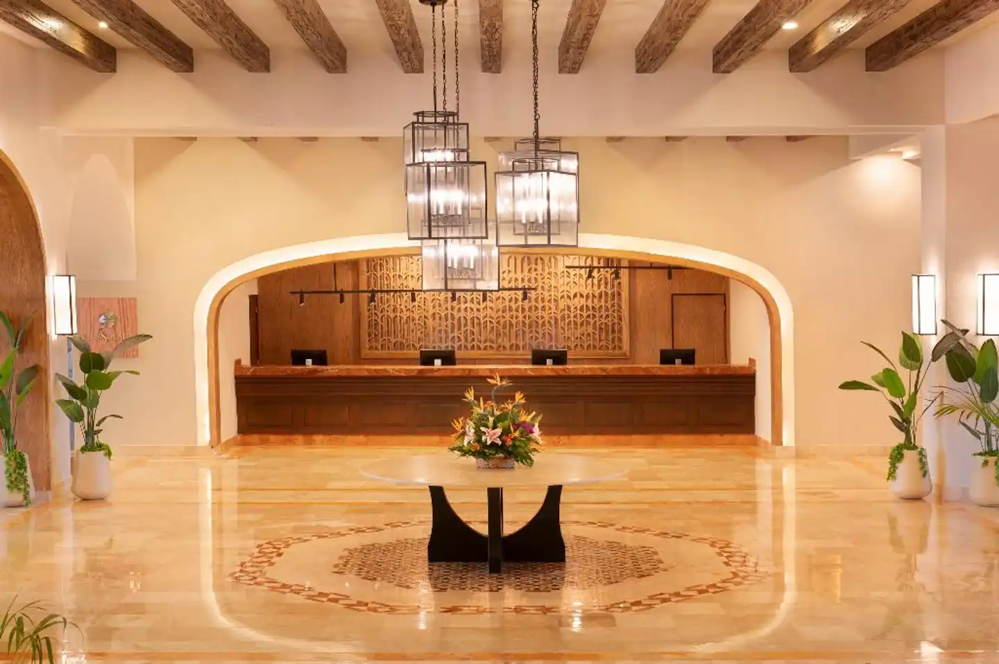GR Solaris Cancun Lobby