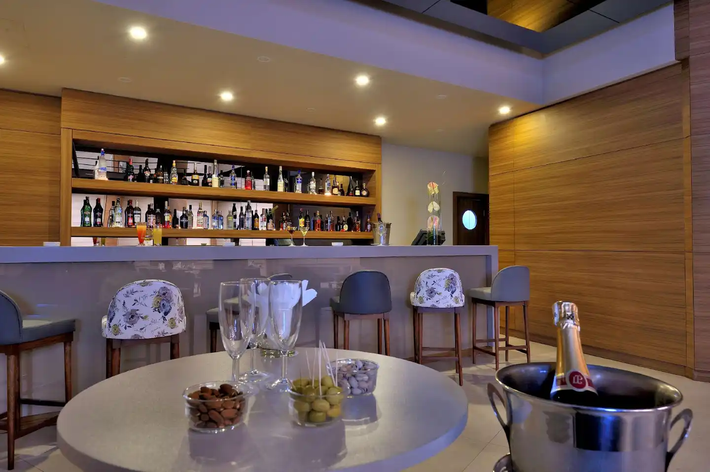 Kenzi Basma Bar