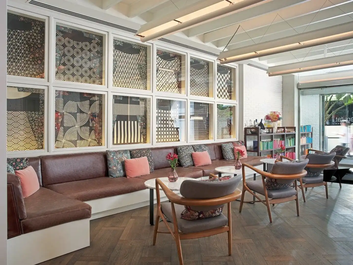 H10 Universitat Lobby