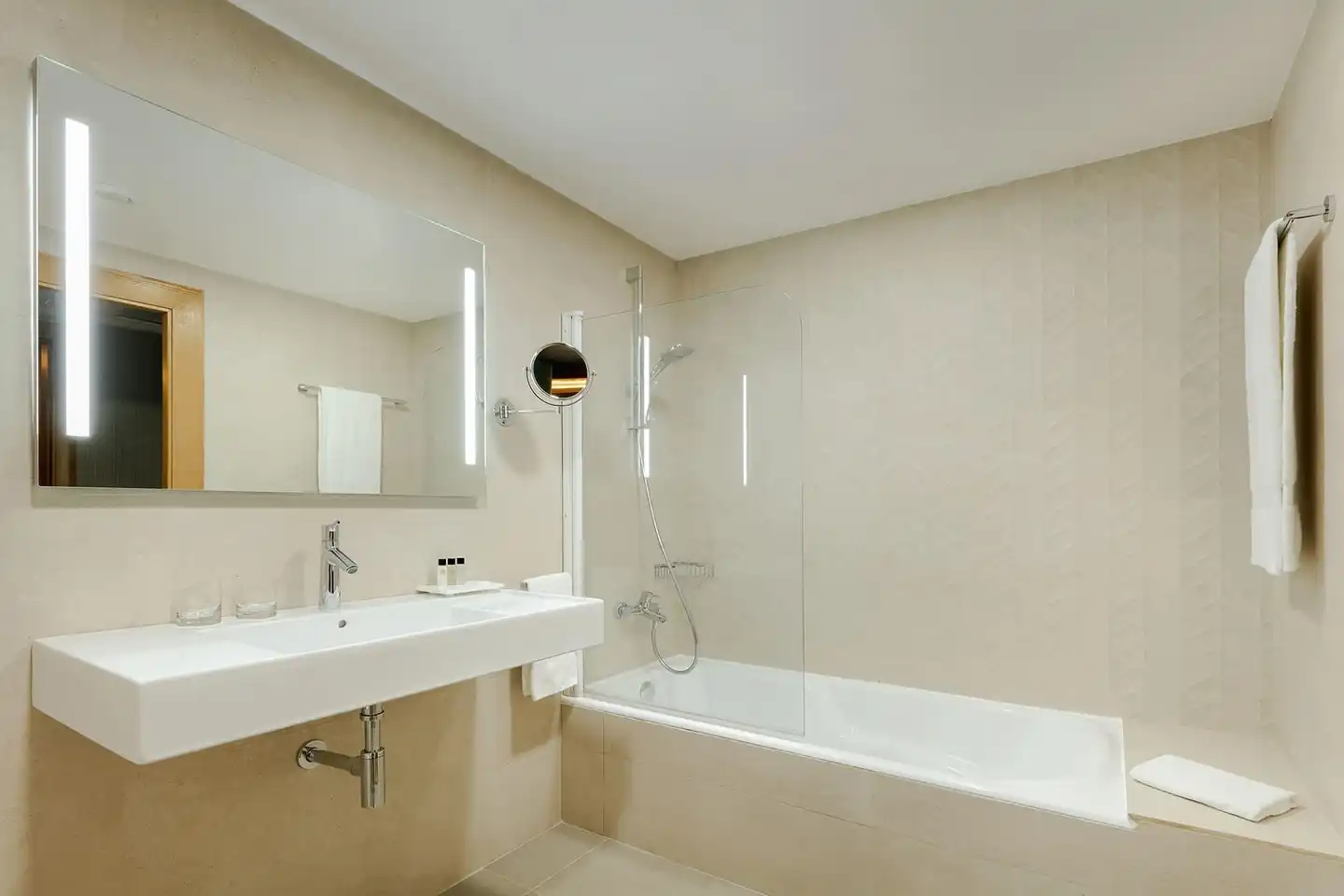 Hesperia Sant Just Badezimmer