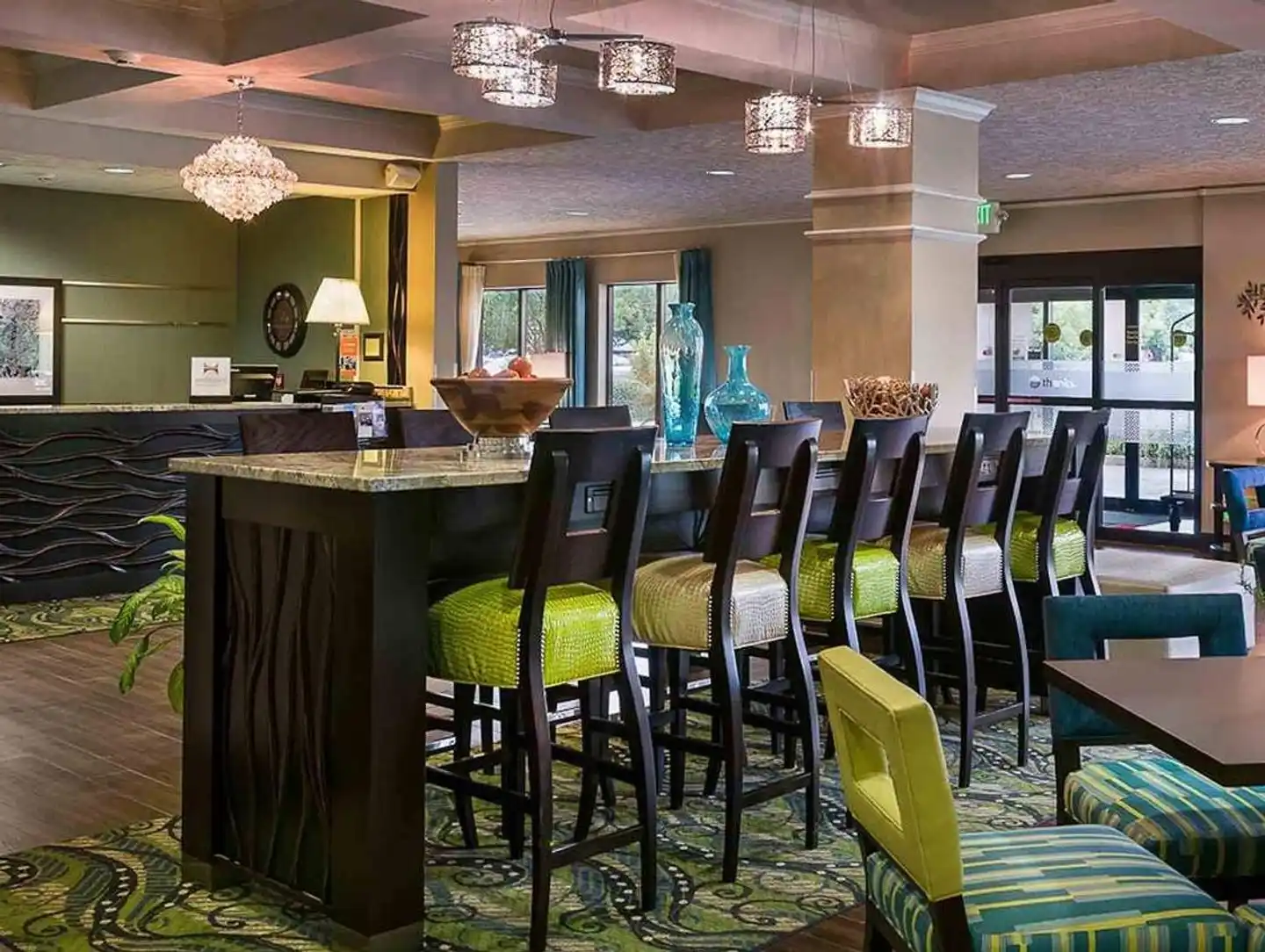 Hampton Inn Eugene Bar