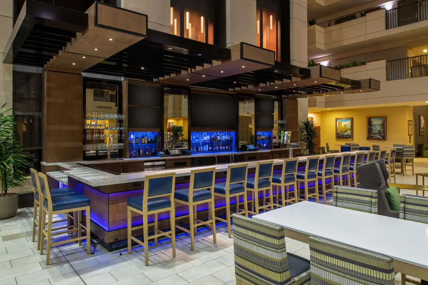 Embassy Suites by Hilton Sacramento - Riverfront Promenade Bar