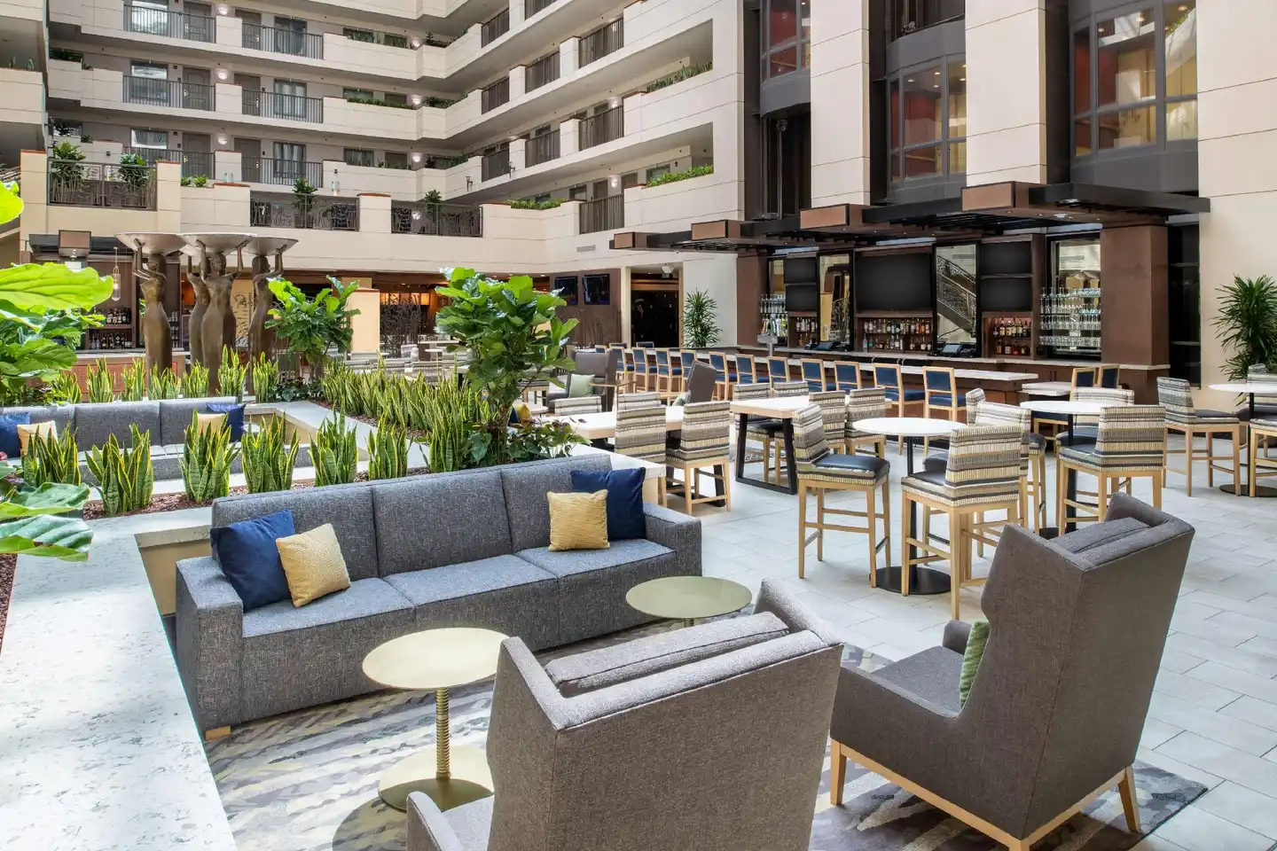 Embassy Suites by Hilton Sacramento - Riverfront Promenade Bar