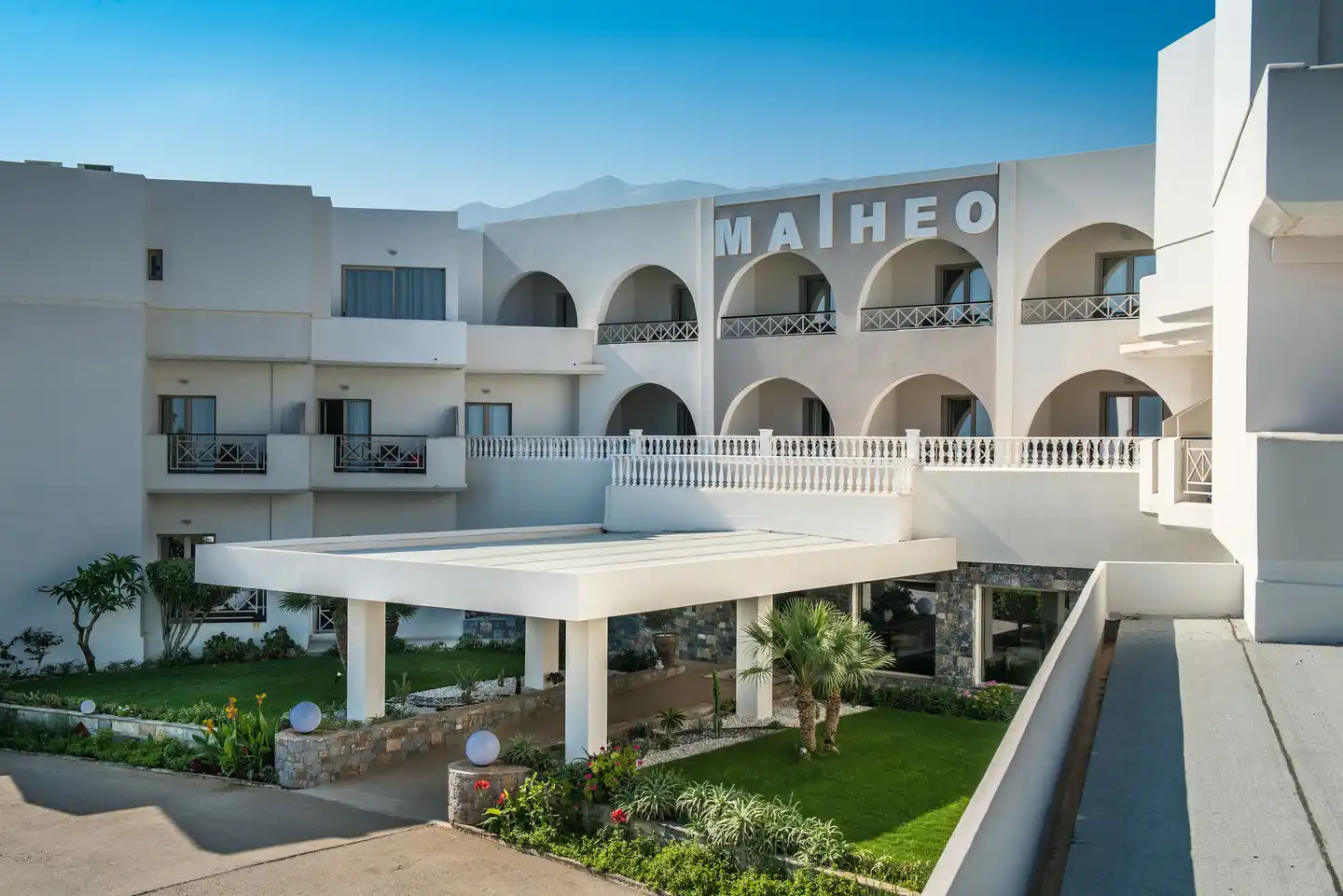 Matheo Villas & Suites Aussenansicht