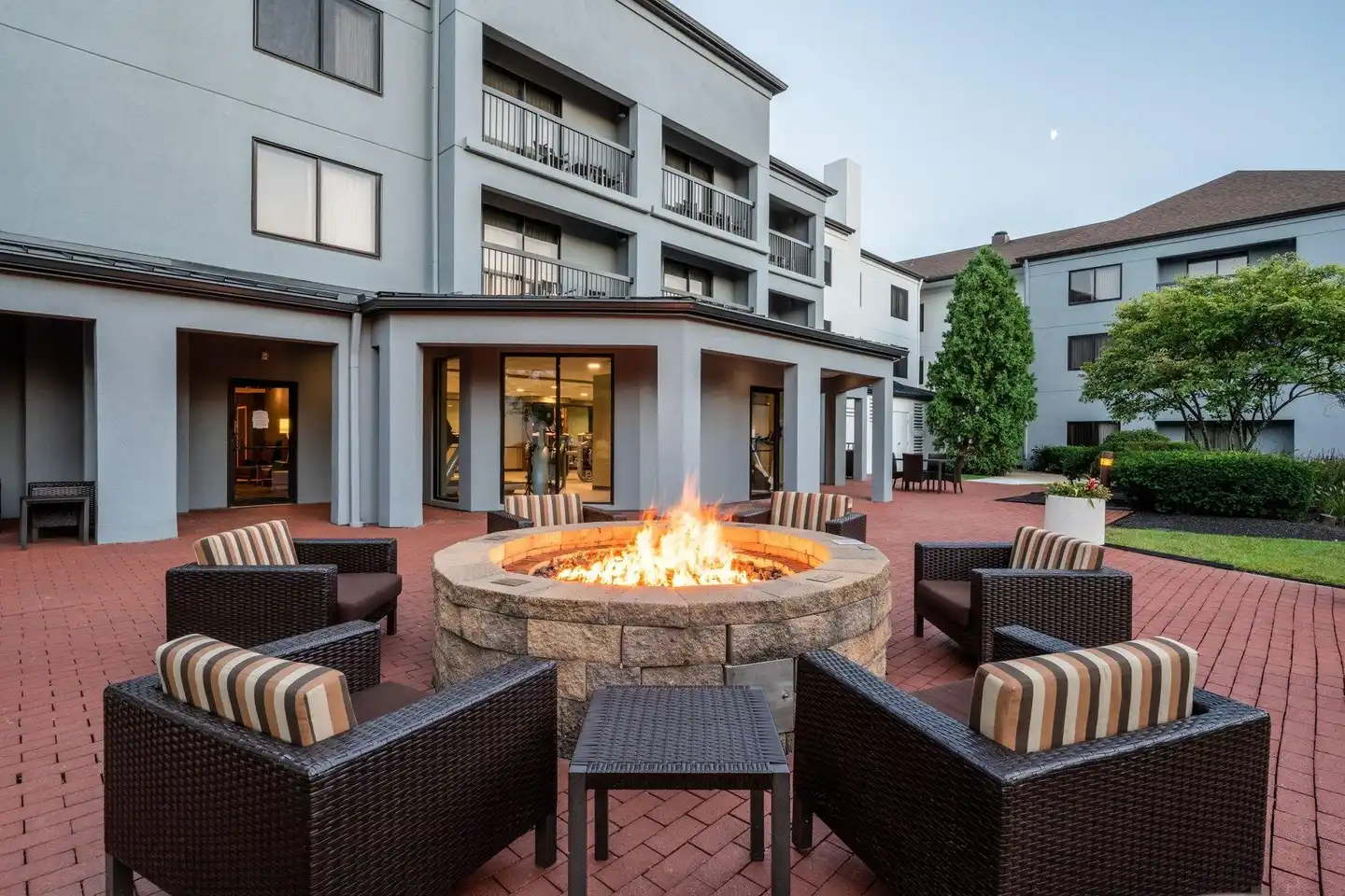 Courtyard by Marriott Columbus Airport Terrasse