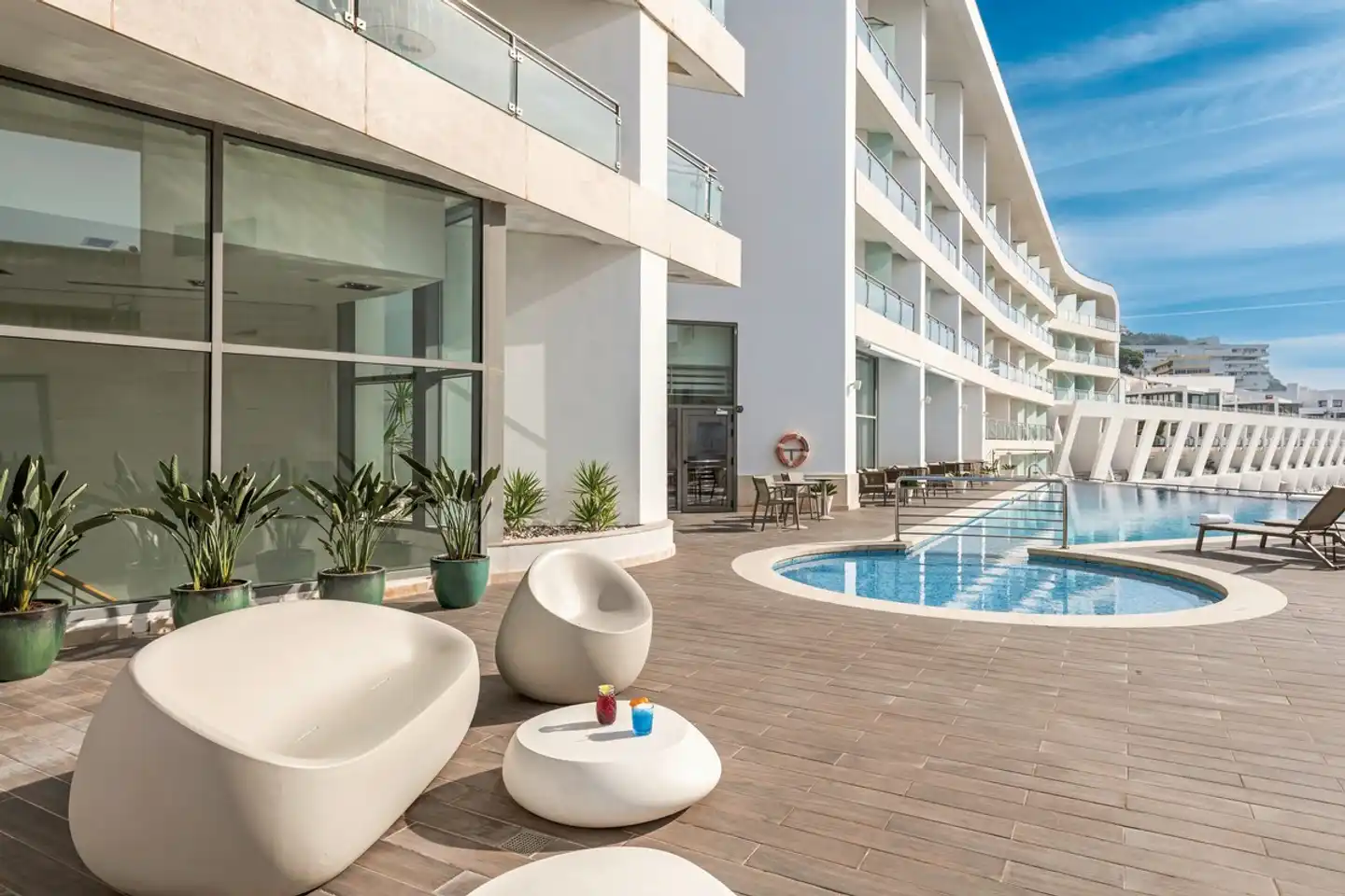 Sesimbra Oceanfront Hotel Pool
