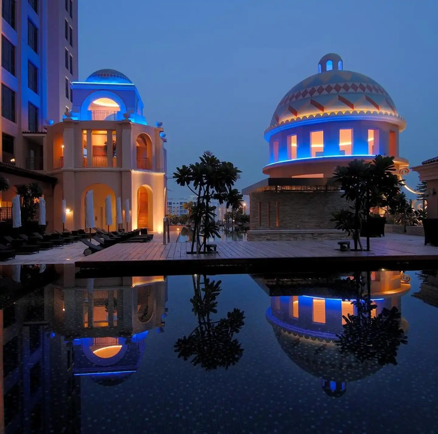 Kempinski Hotel Mall of the Emirates Pool