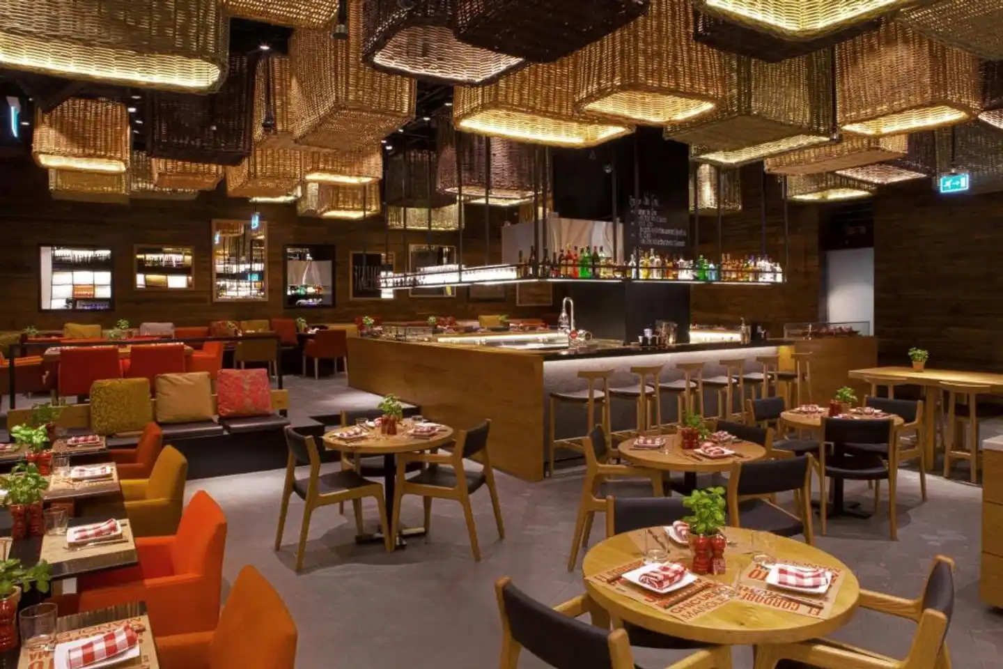 Kempinski Hotel Mall of the Emirates Bar
