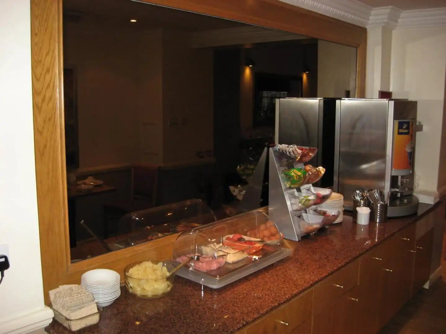 Americana Hotel Restaurant