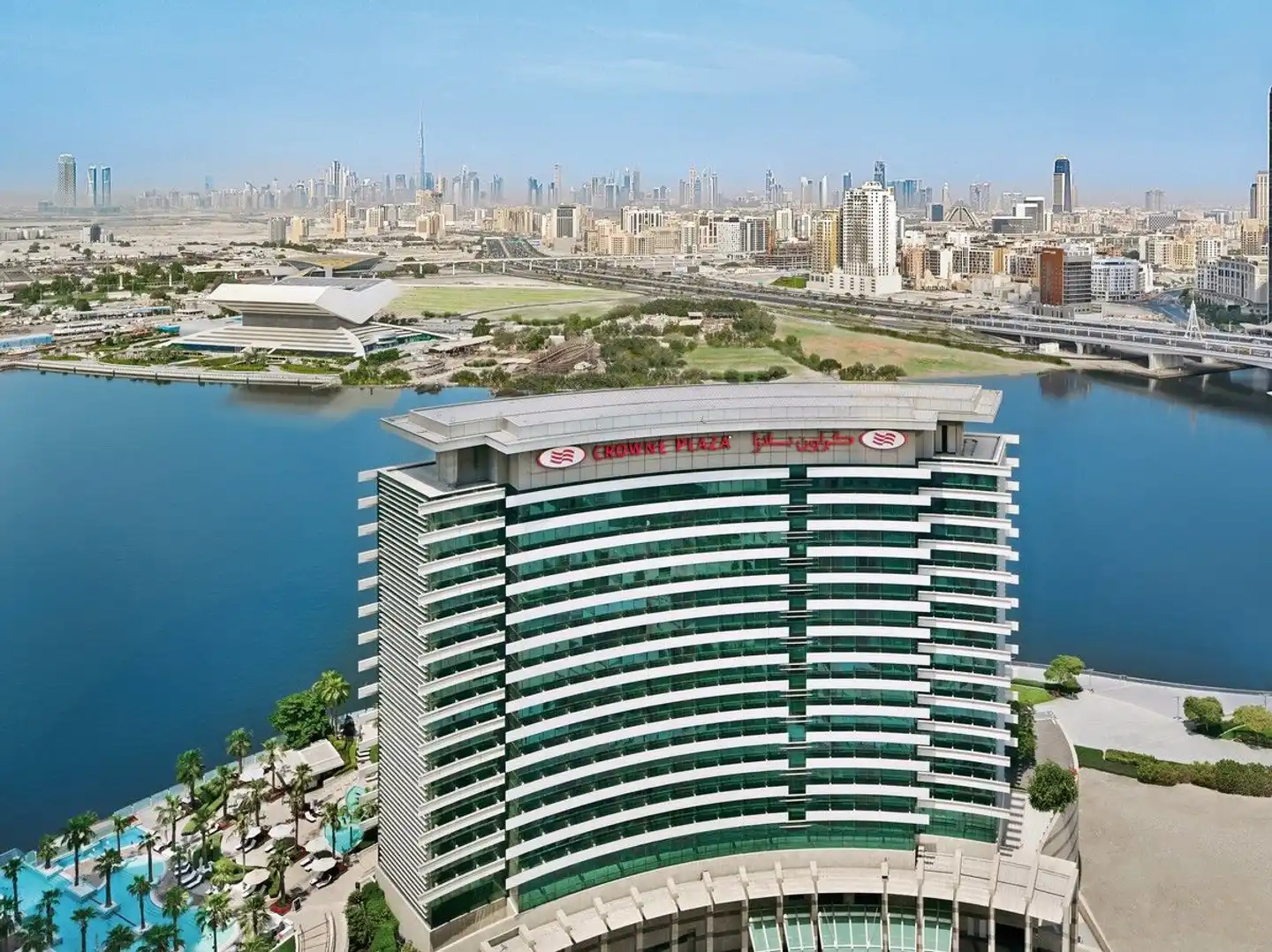 Crowne Plaza Dubai Festival City Aussenansicht