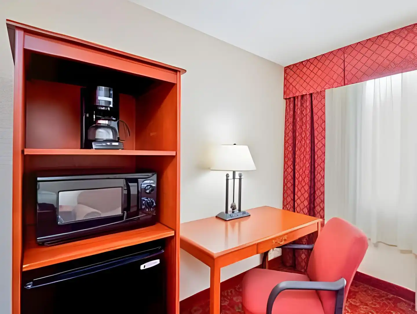 Holiday Inn Asheville East Wohnbeispiel