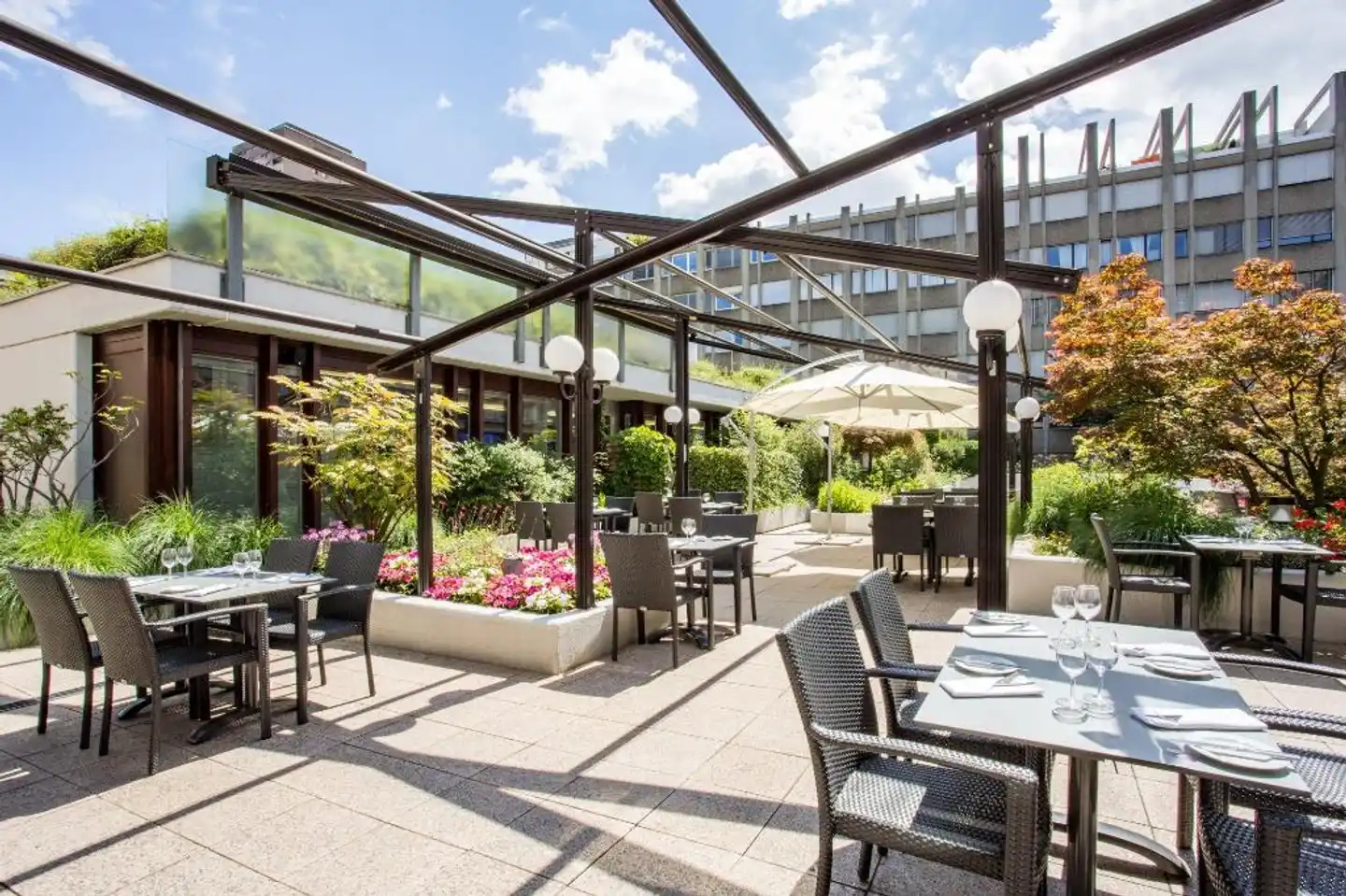 Crowne Plaza Zürich Terrasse