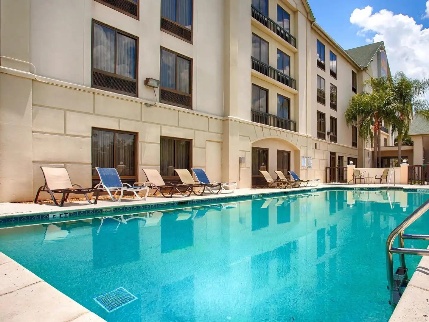 Best Western Airport Inn Pool