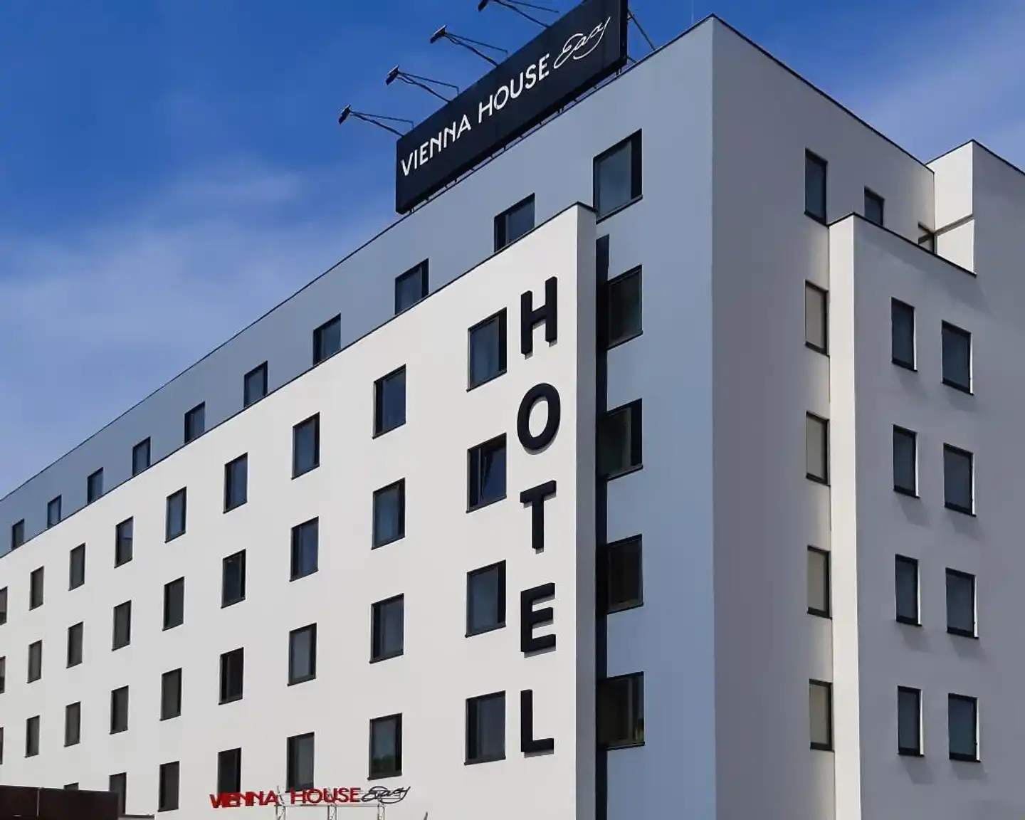 Vienna House Easy Airport Bucharest Aussenansicht