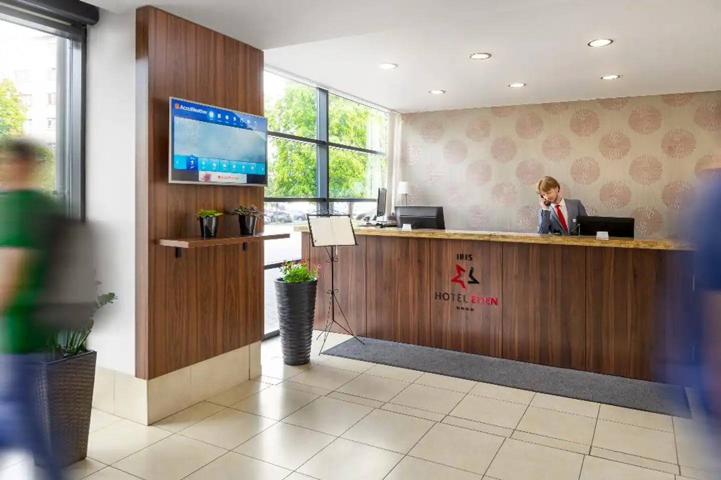 Iris Hotel Eden Lobby