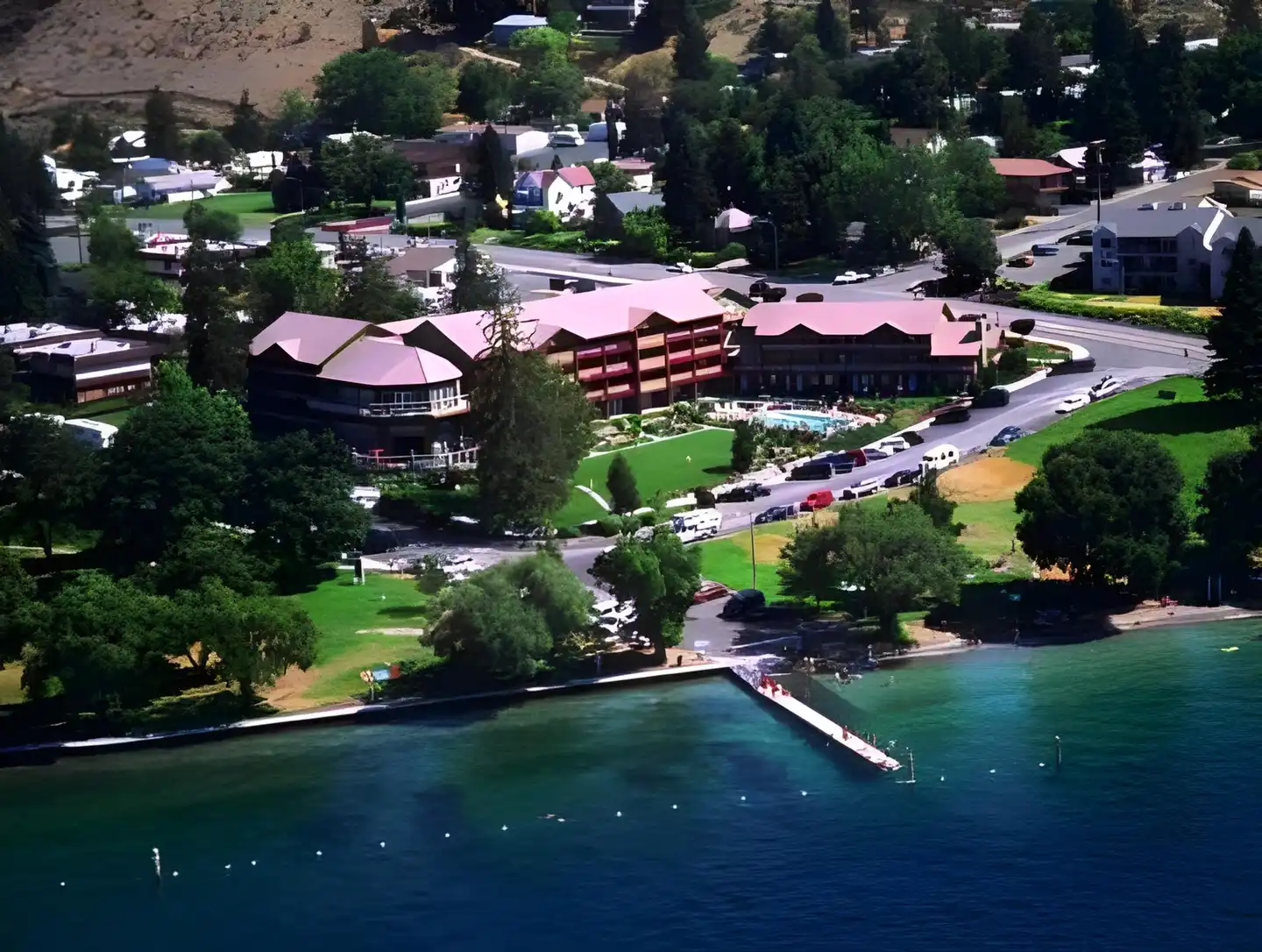 Lakeside Lodge and Suites Aussenansicht