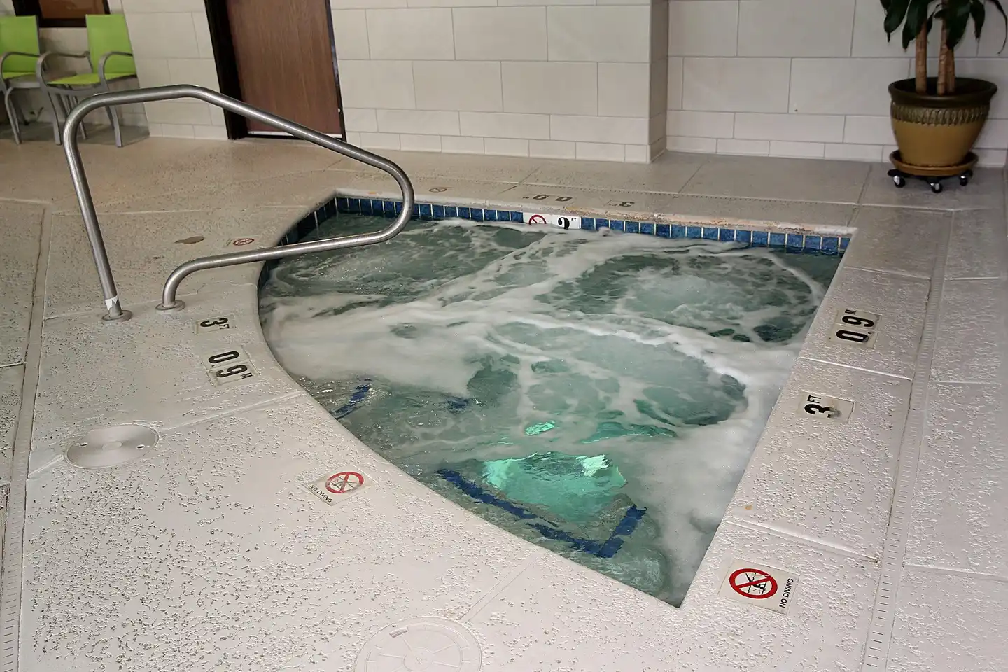 Holiday Inn Express & Suites Ashland Wellness