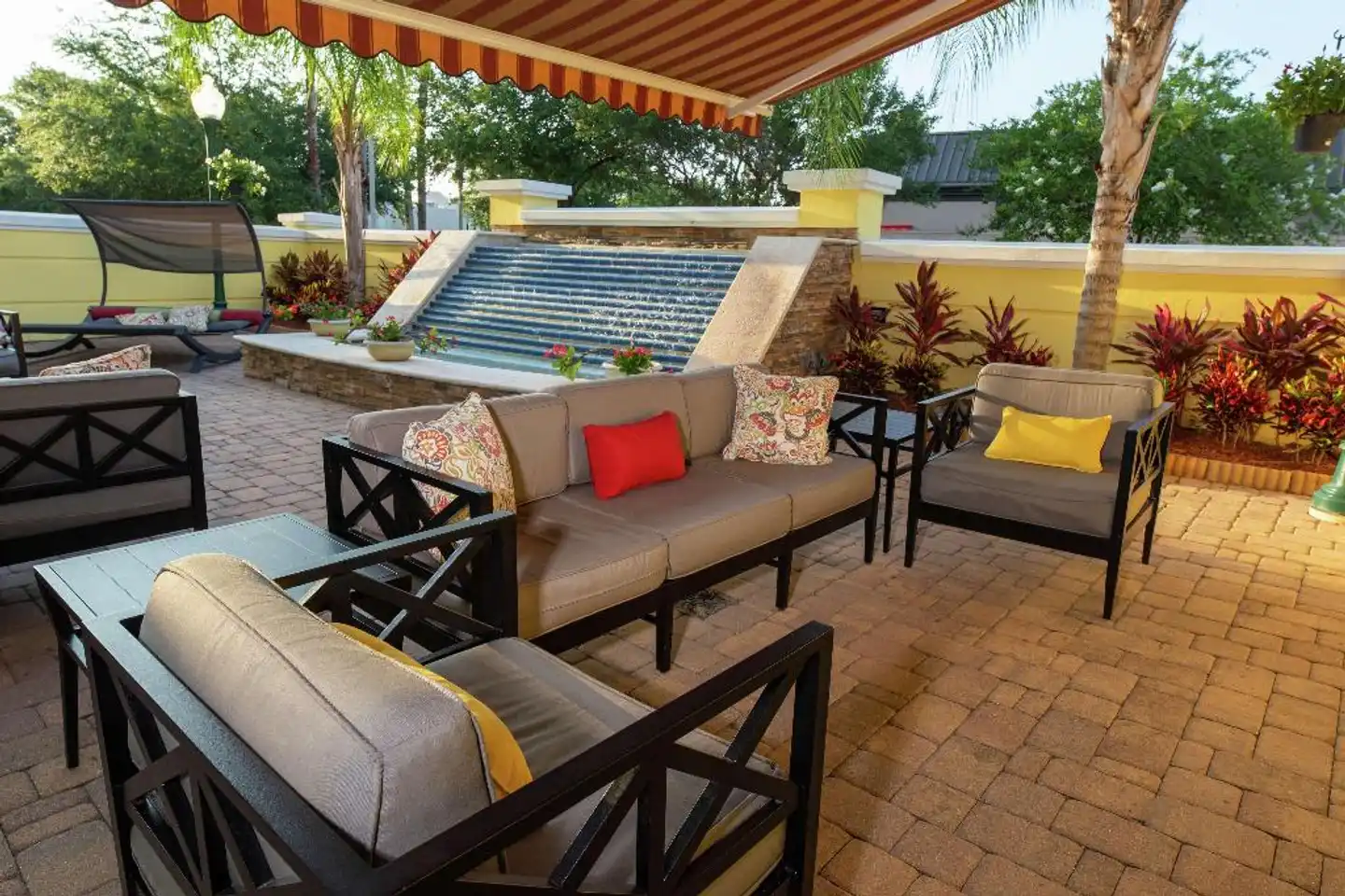 Hampton Inn & Suites Jacksonville Deerwood Park Terrasse